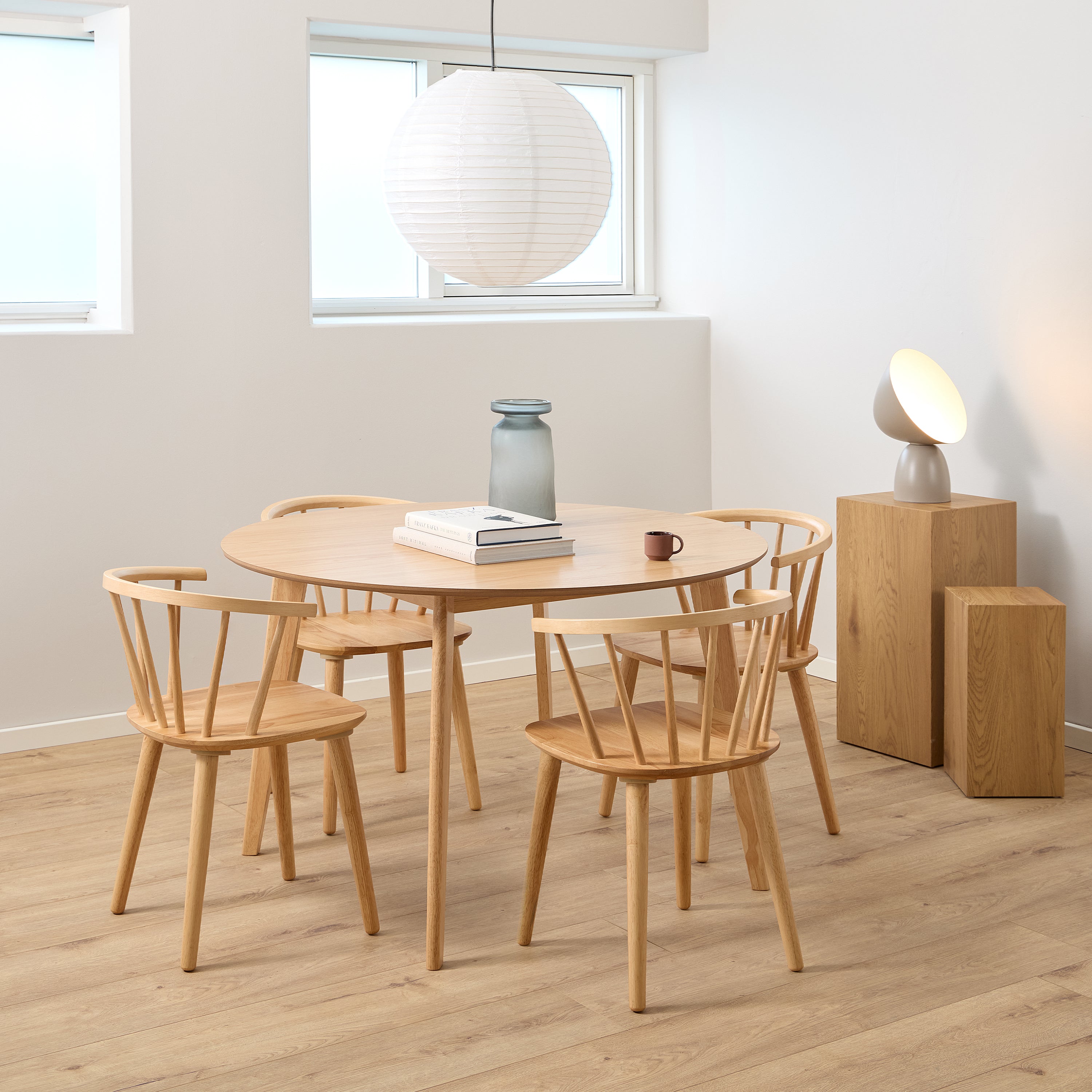 Nagano Round Dining Table in Oak Included 4 Ida Dining Chair in Oak – FTG