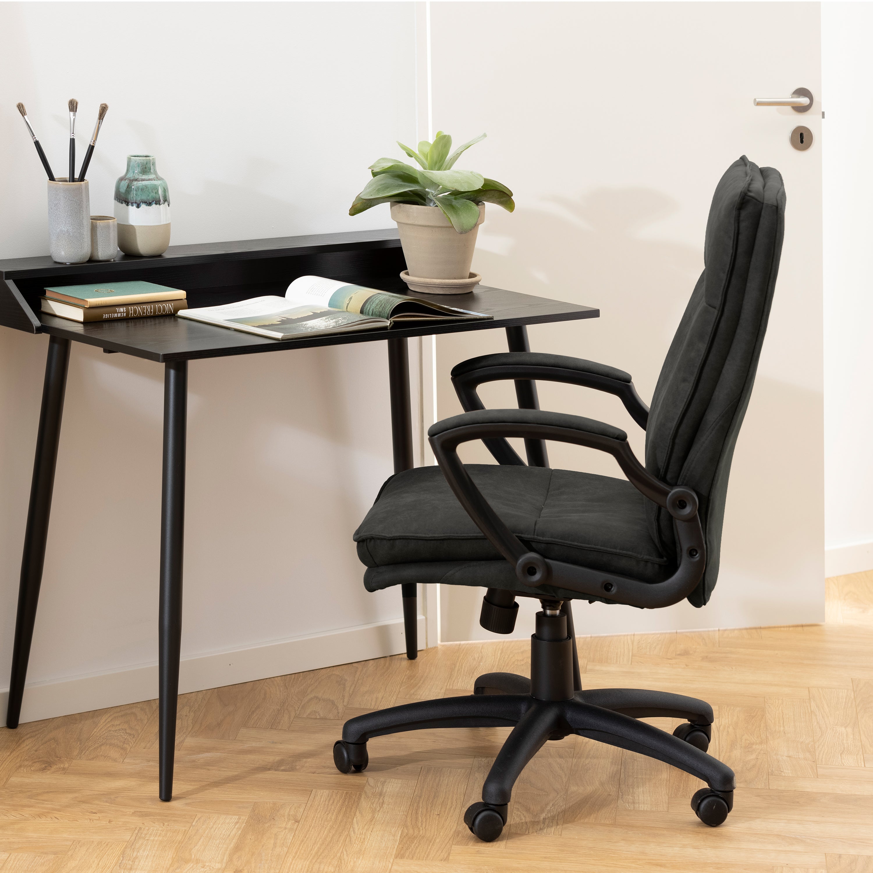 Brad Swivel Desk Chair with Armrest in Black – FTG, view 6