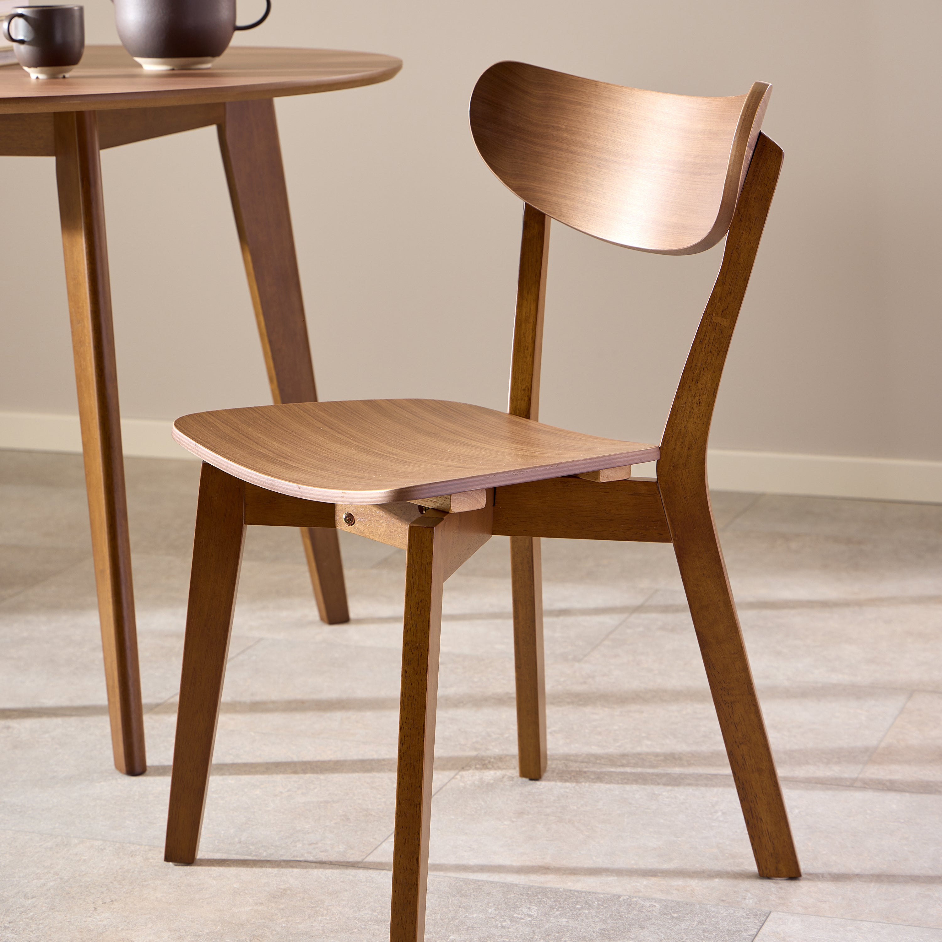 Roxby Round Dining Table in Walnut 105x76cm Included 4 Roxby Dining Chairs in Walnut – FTG, view 9