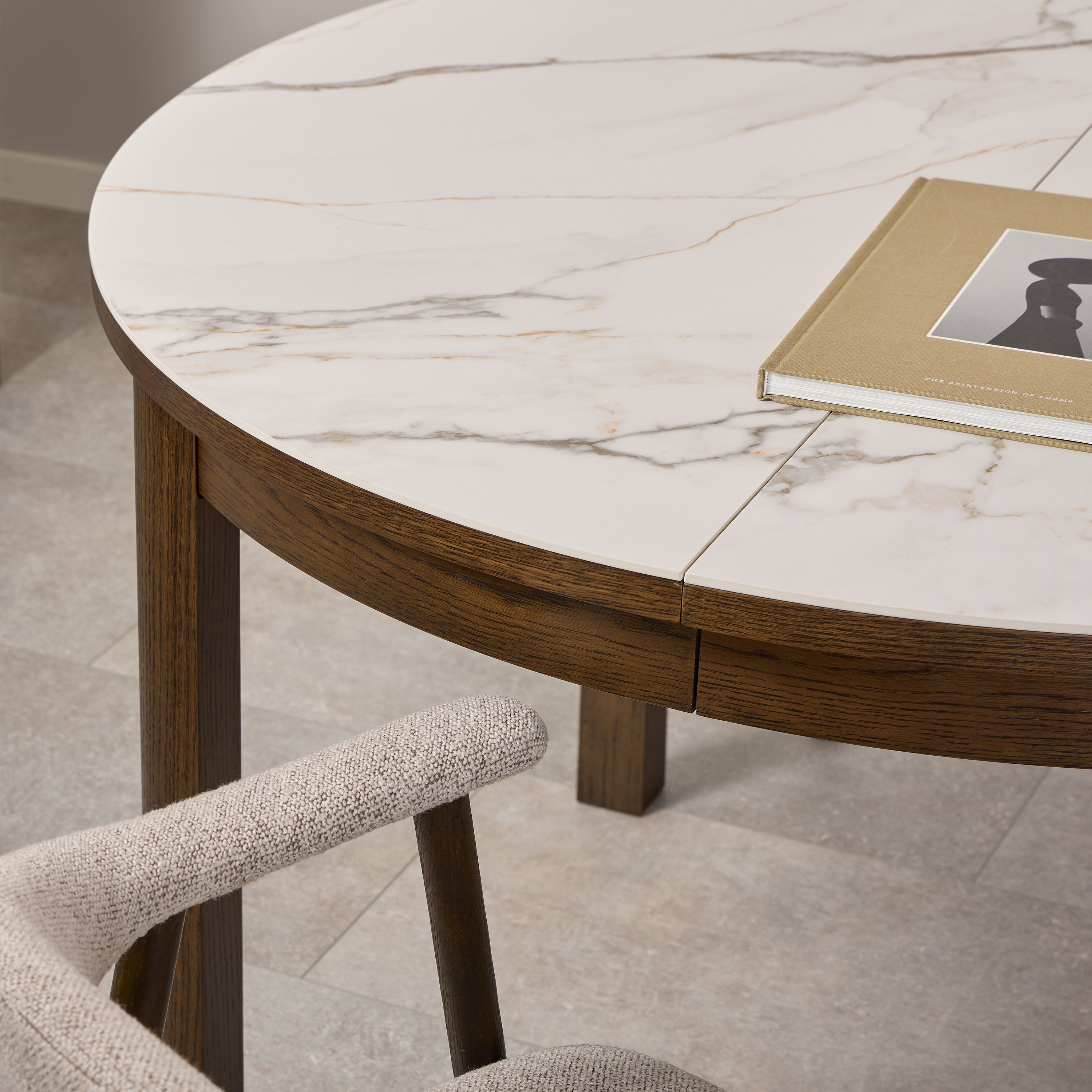 Southampton Round Extendable Dining Table in Cream Ceramic 120x75cm – FTG, view 4