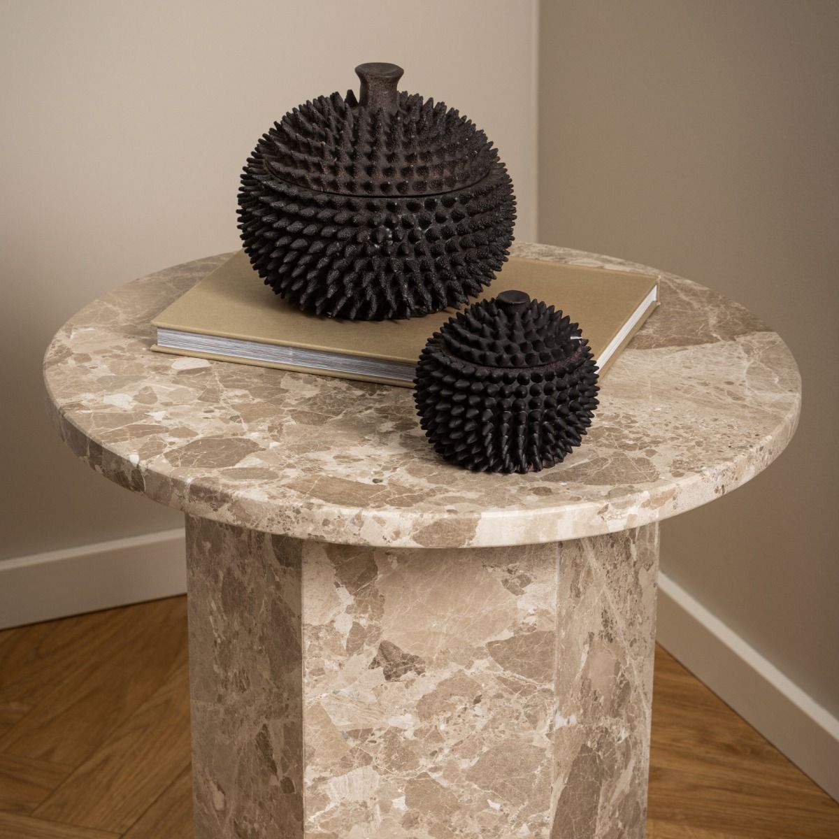 Naxos Side Table in Brown Marble – FTG, view 4