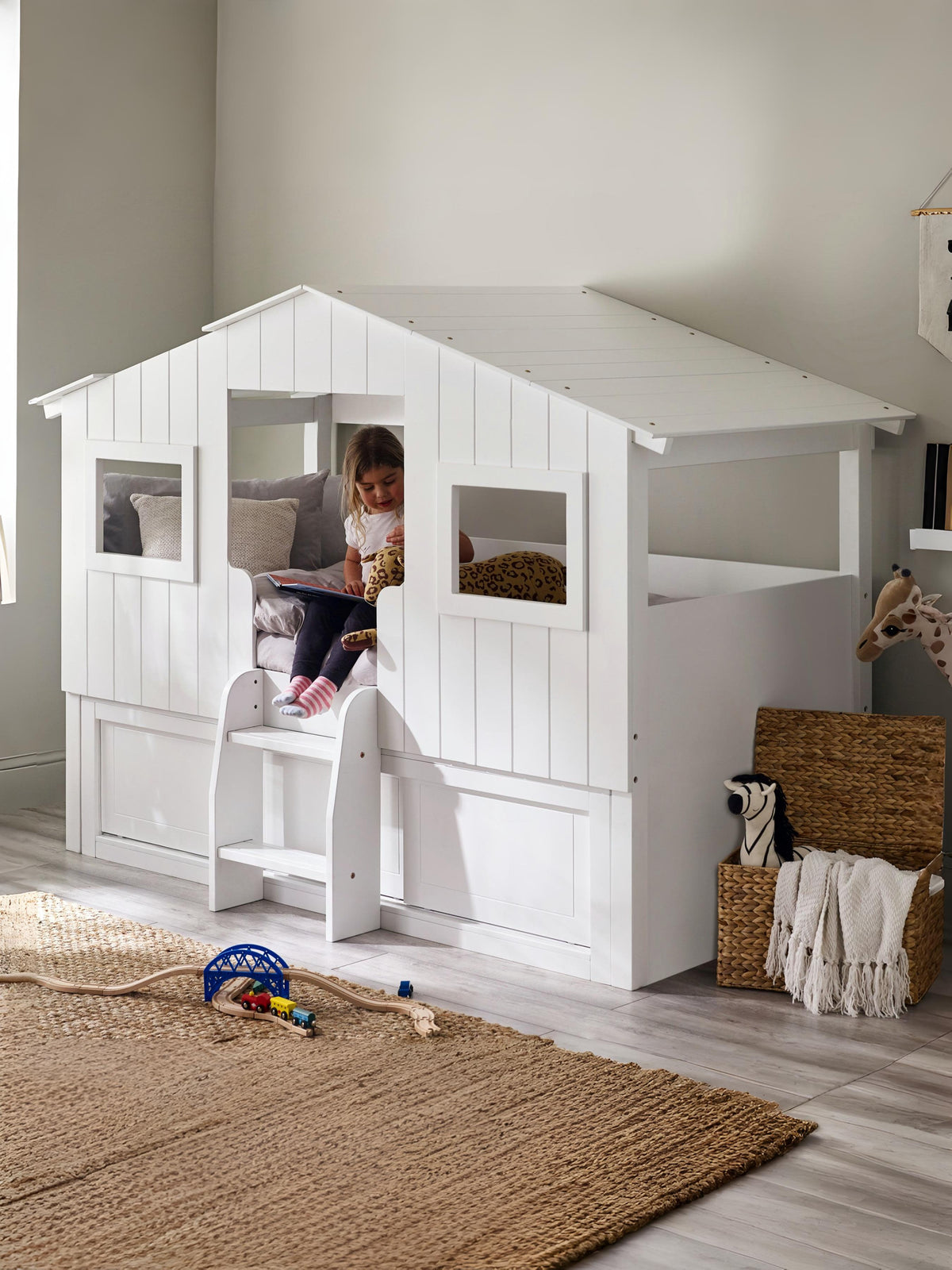 Acorn Treehouse Midsleeper & Storage Unit - White