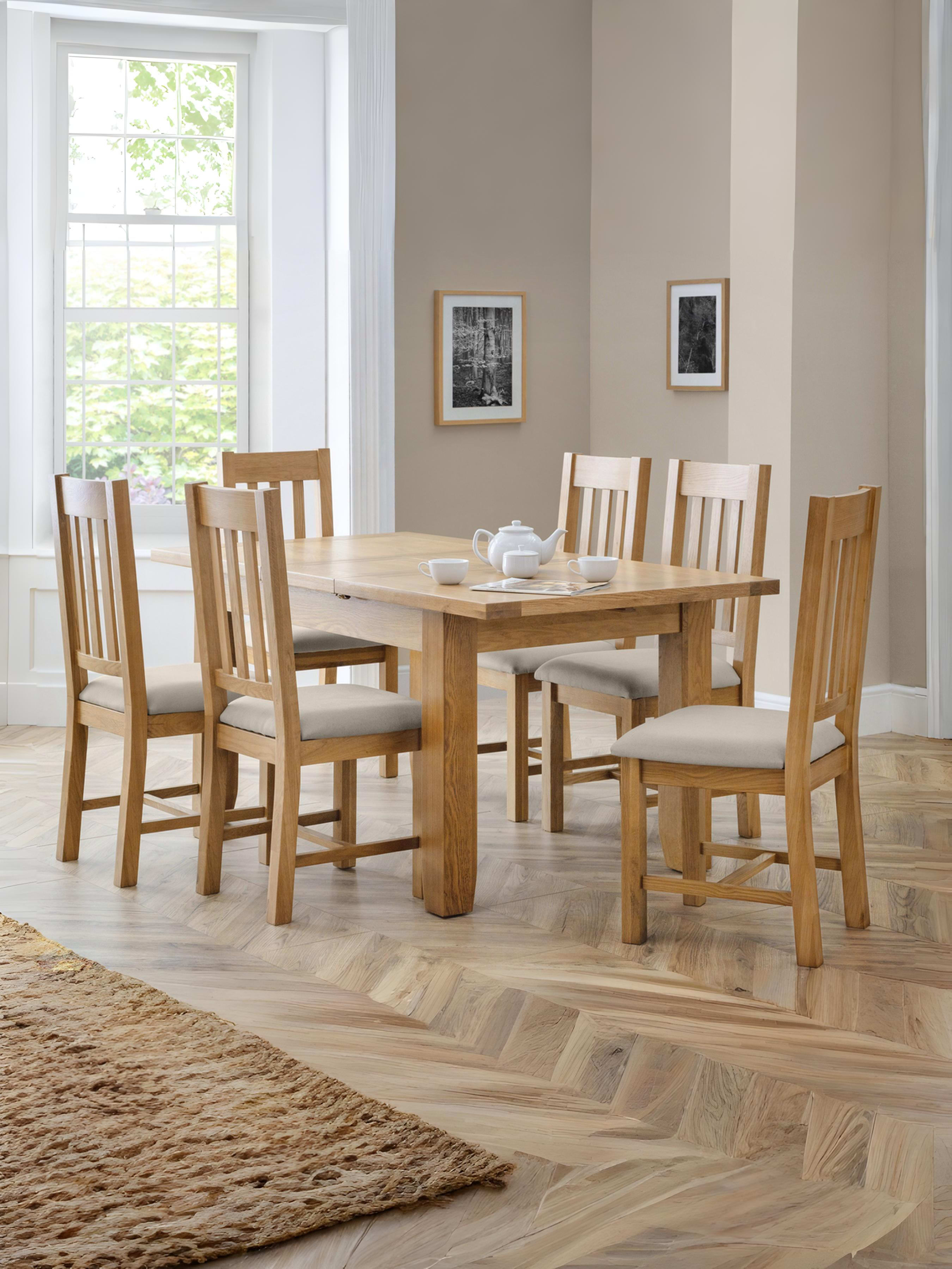 Astoria Extending Dining Table and 6 Hereford Chairs – Oak