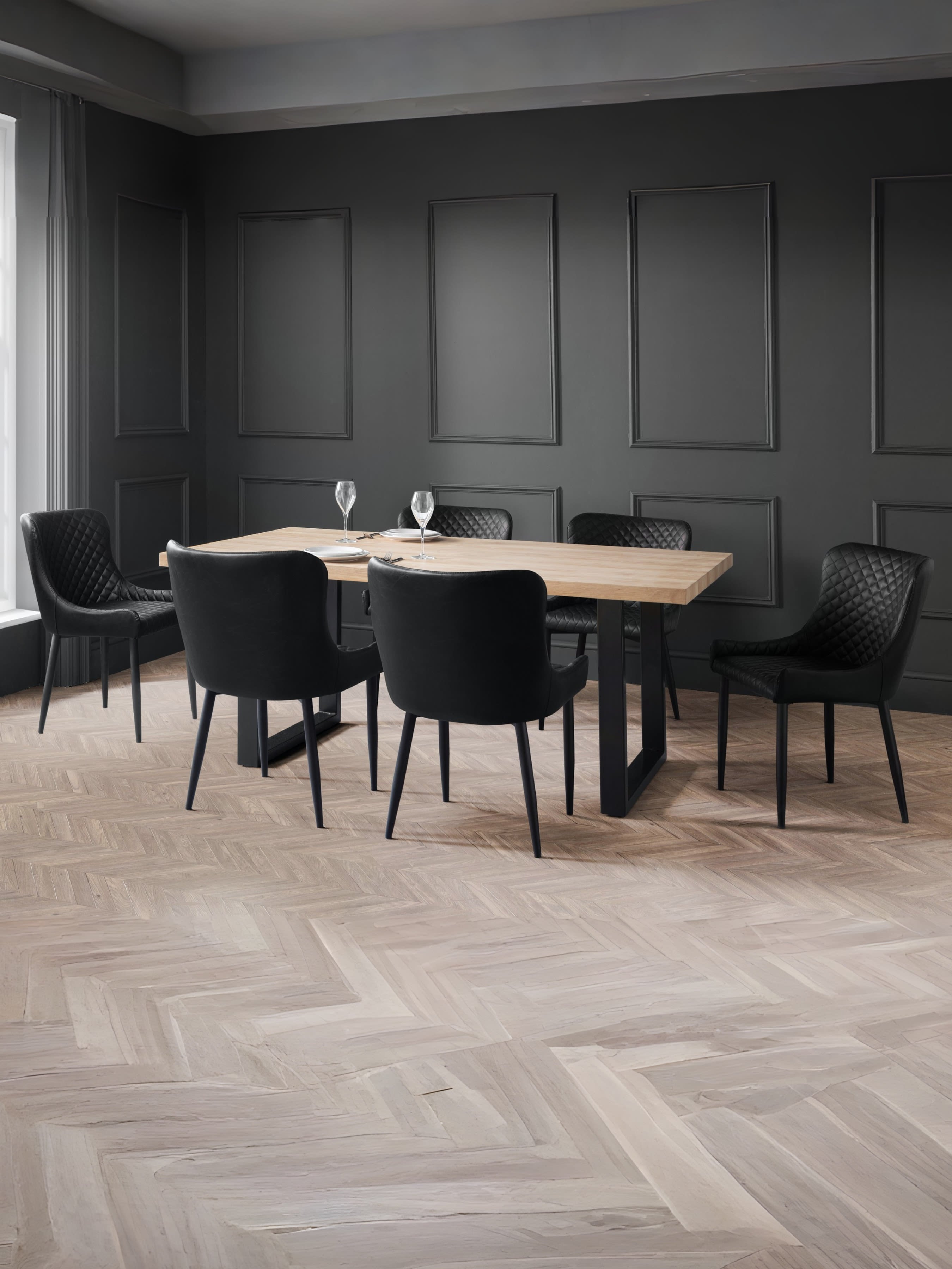 Berwick Rectangular Oak Effect Dining Table Set with 6 plush Black Faux Leather Dining Chairs