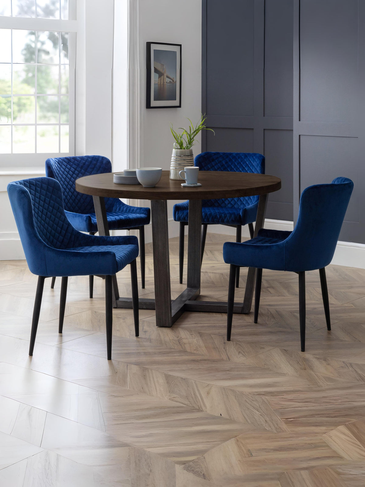 Brooklyn Round Table - Dark Oak