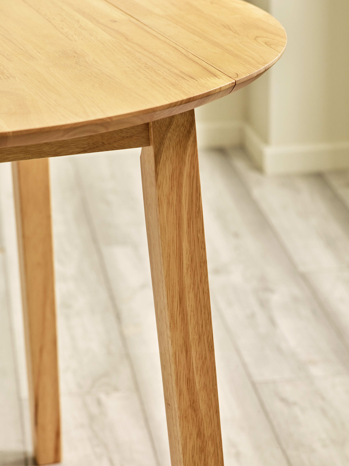 Coast Natural Oak 55- Drop Leaf Extending Round Dining Table – Natural Oak Effect