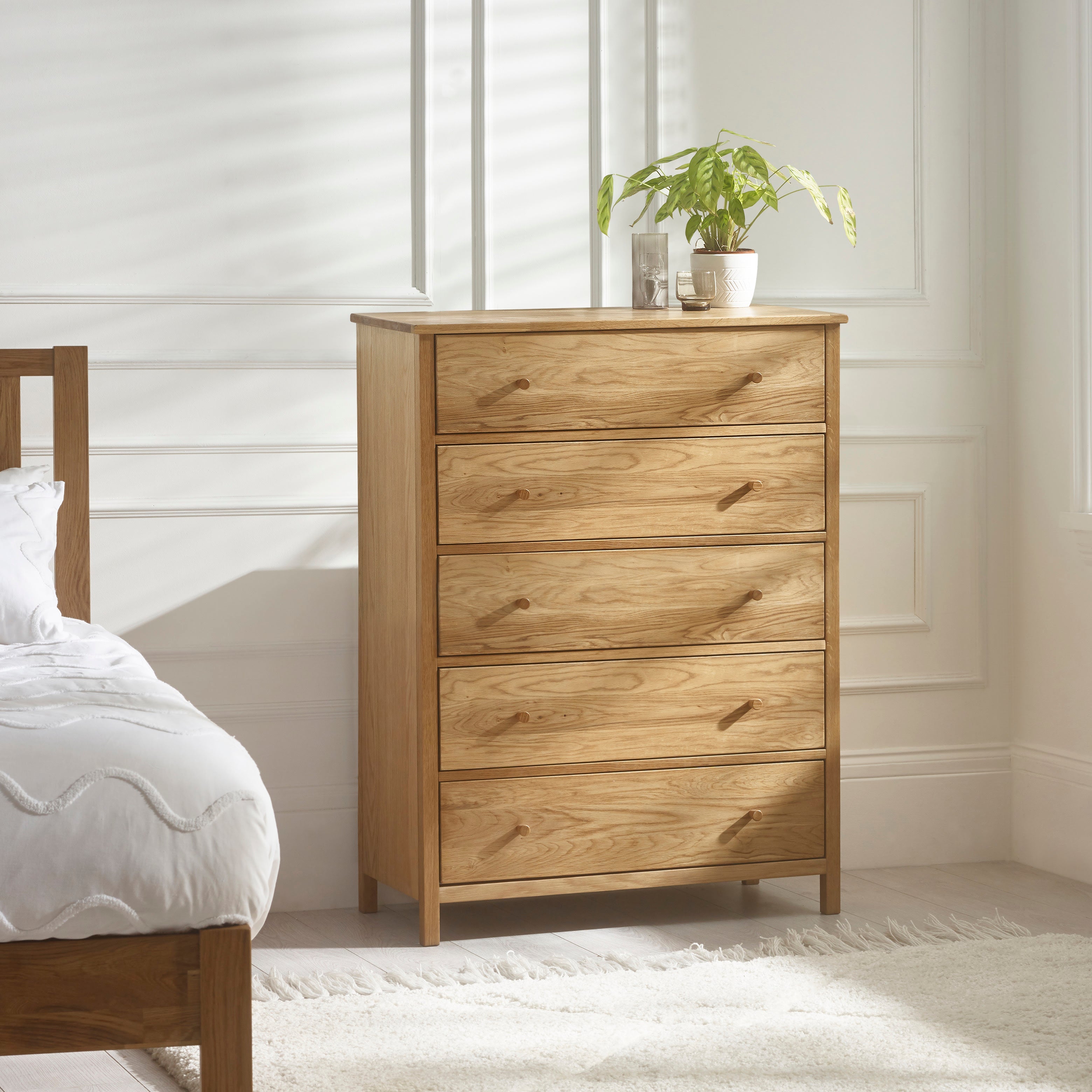 Coxmoor 5 Drawer Wide Chest - Oak – Julian Bowen, view 2