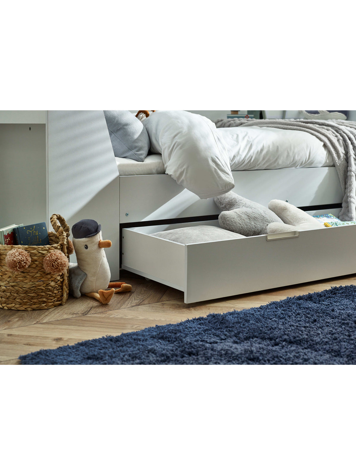 Cyclone Daybed All White