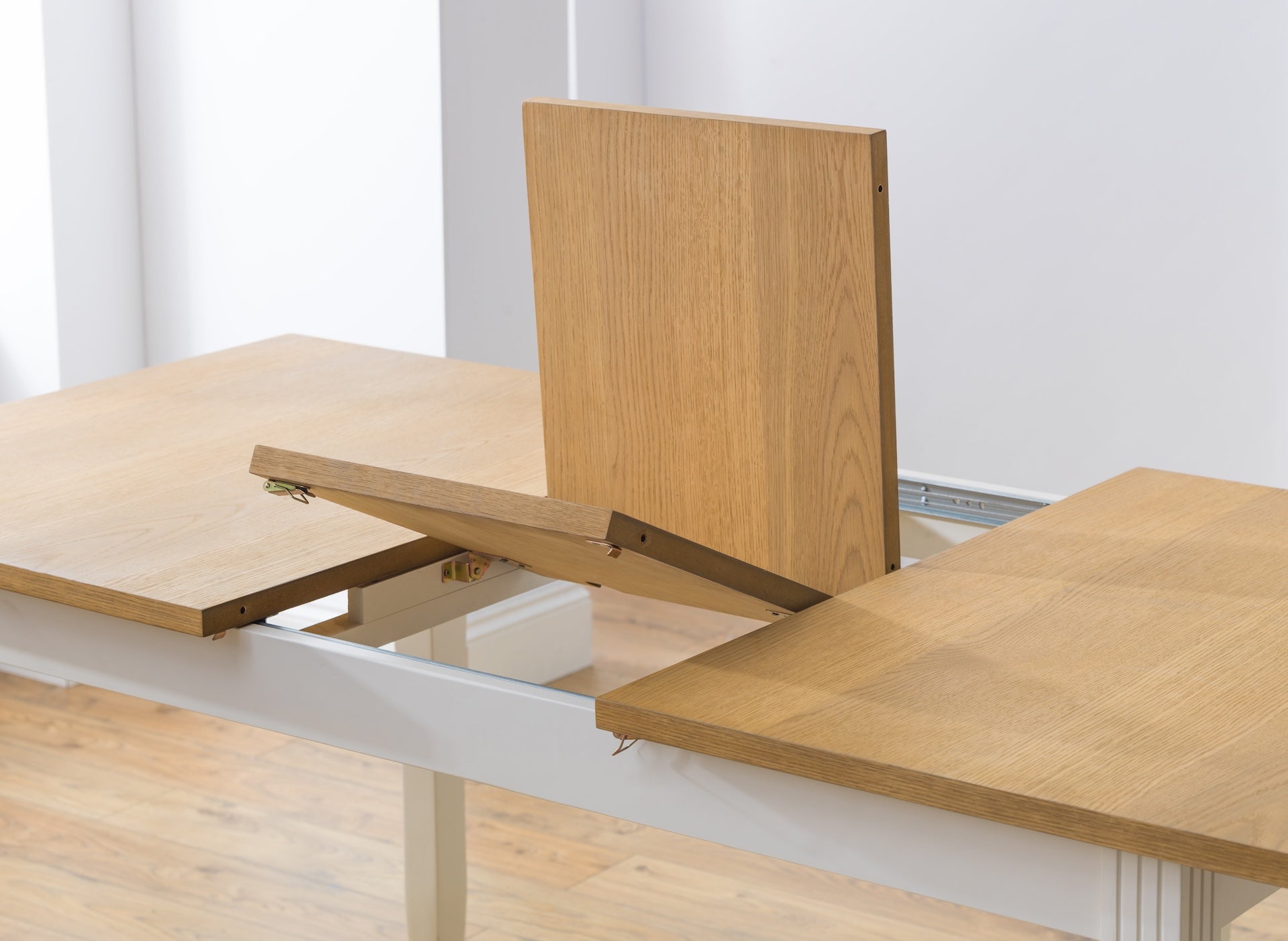 Davenport Extending Dining Table – Julian Bowen, view 8
