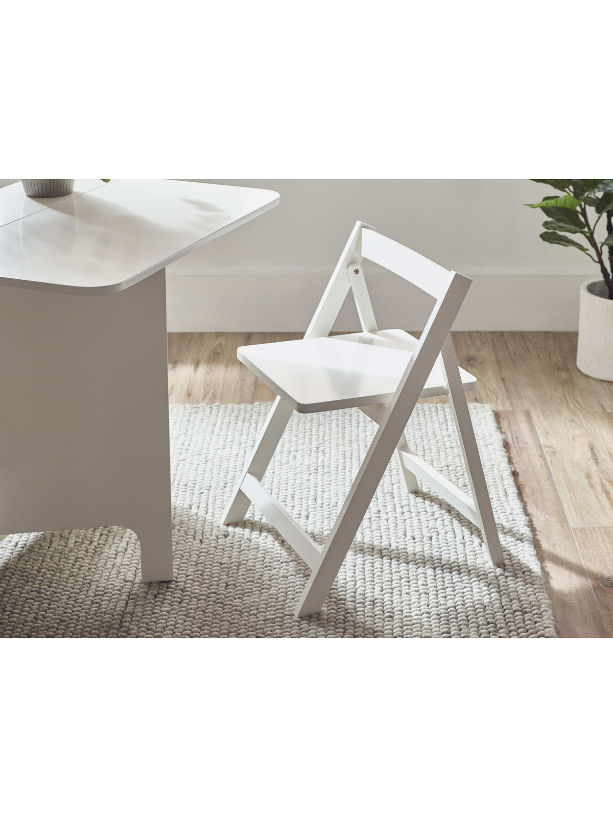 Gatan Small Gateleg Table With 2 Chairs - White