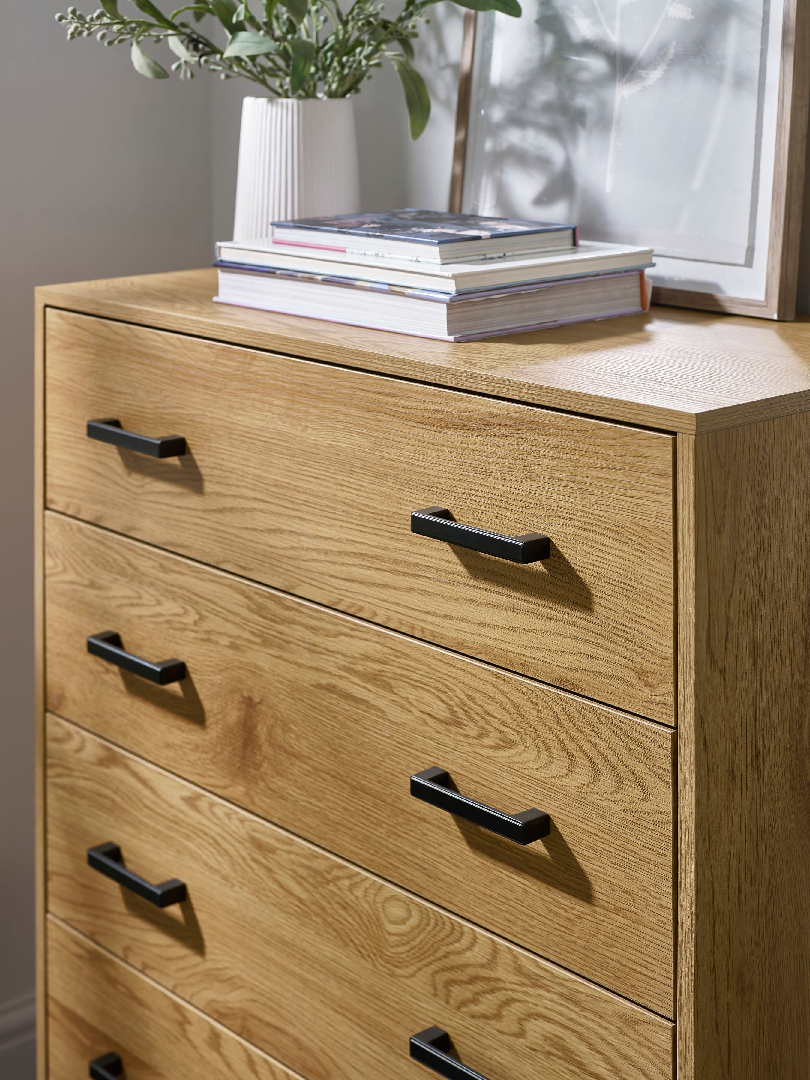 Harlow Light Oak Effect 4 Drawer Chest