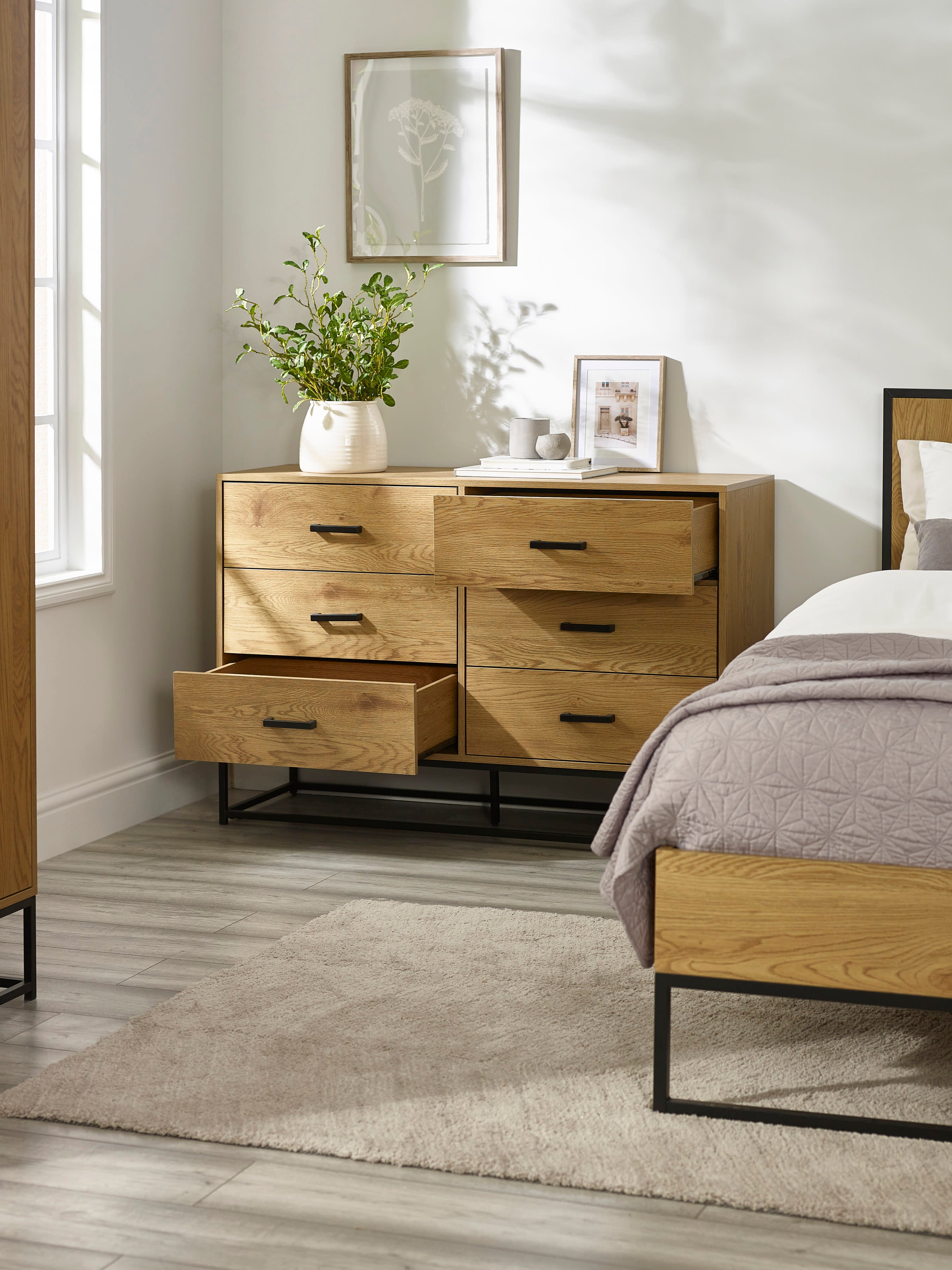 Harlow Light Oak Effect 6 Drawer Chest