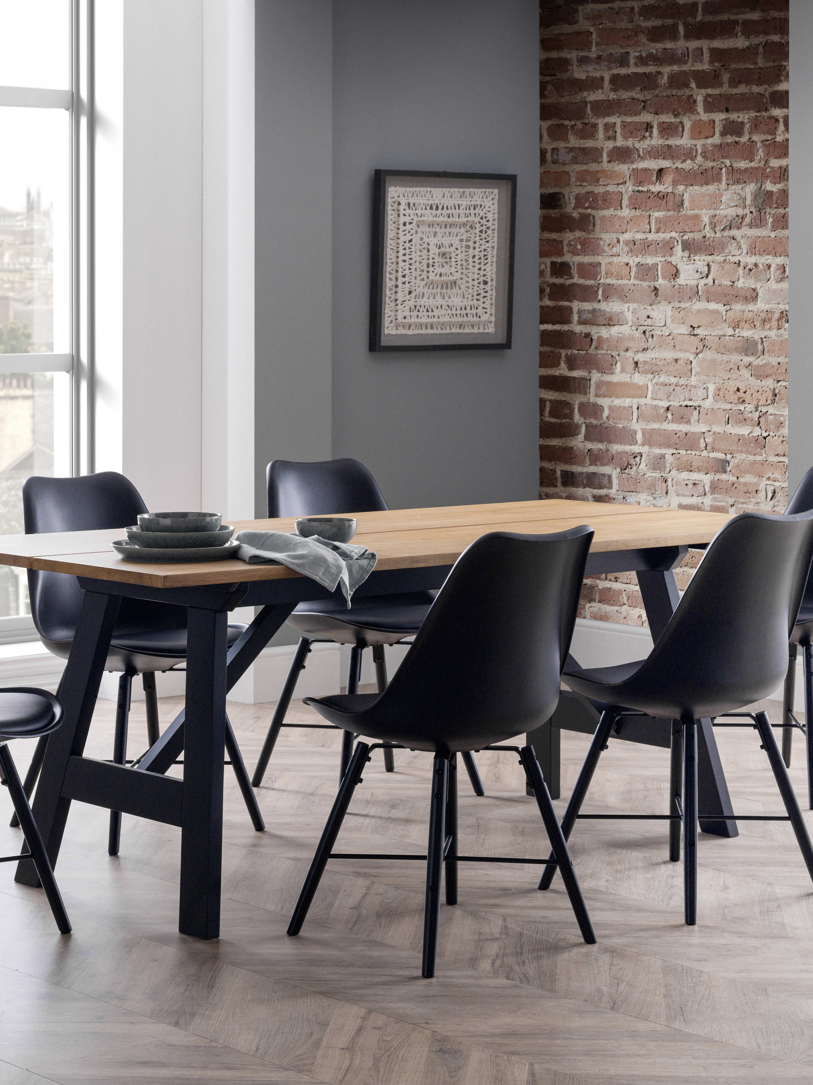 Hockley Table and 6 Black Kari Chairs – Black and Oak Effect