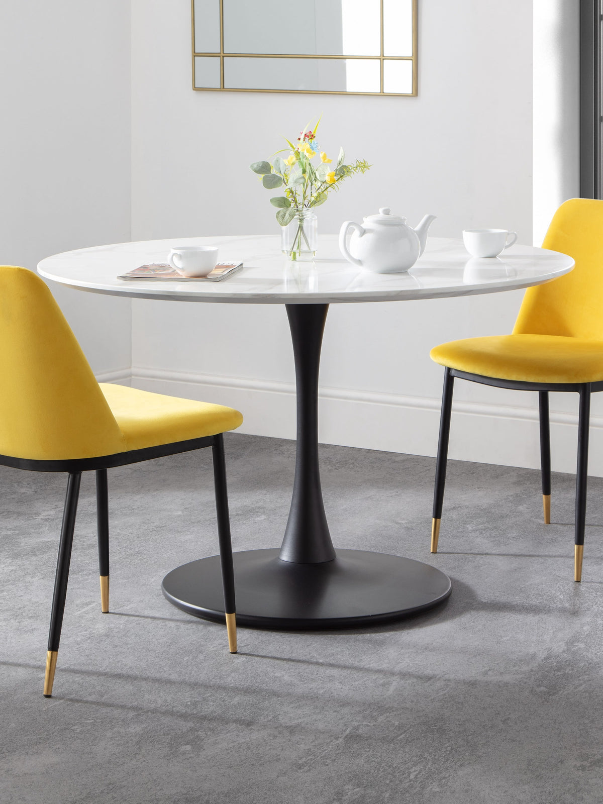 Holland Round Pedestal Table