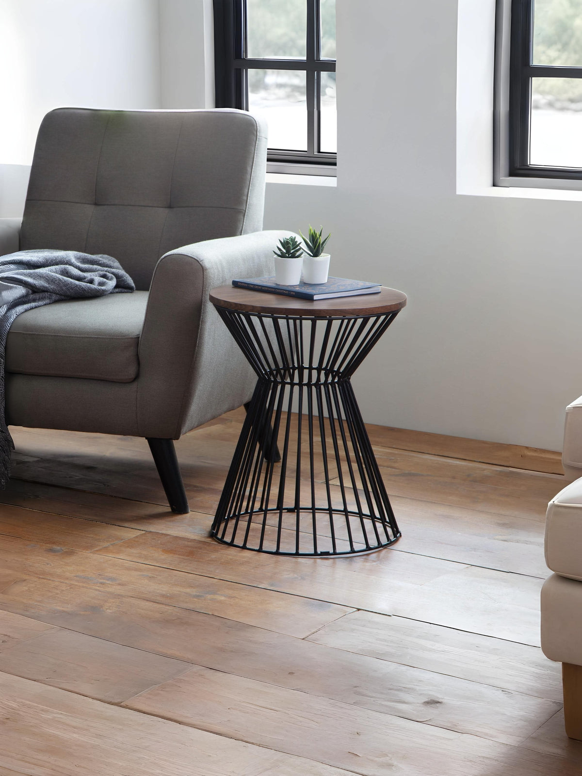 Jersey Round Wire Lamp Table - Walnut