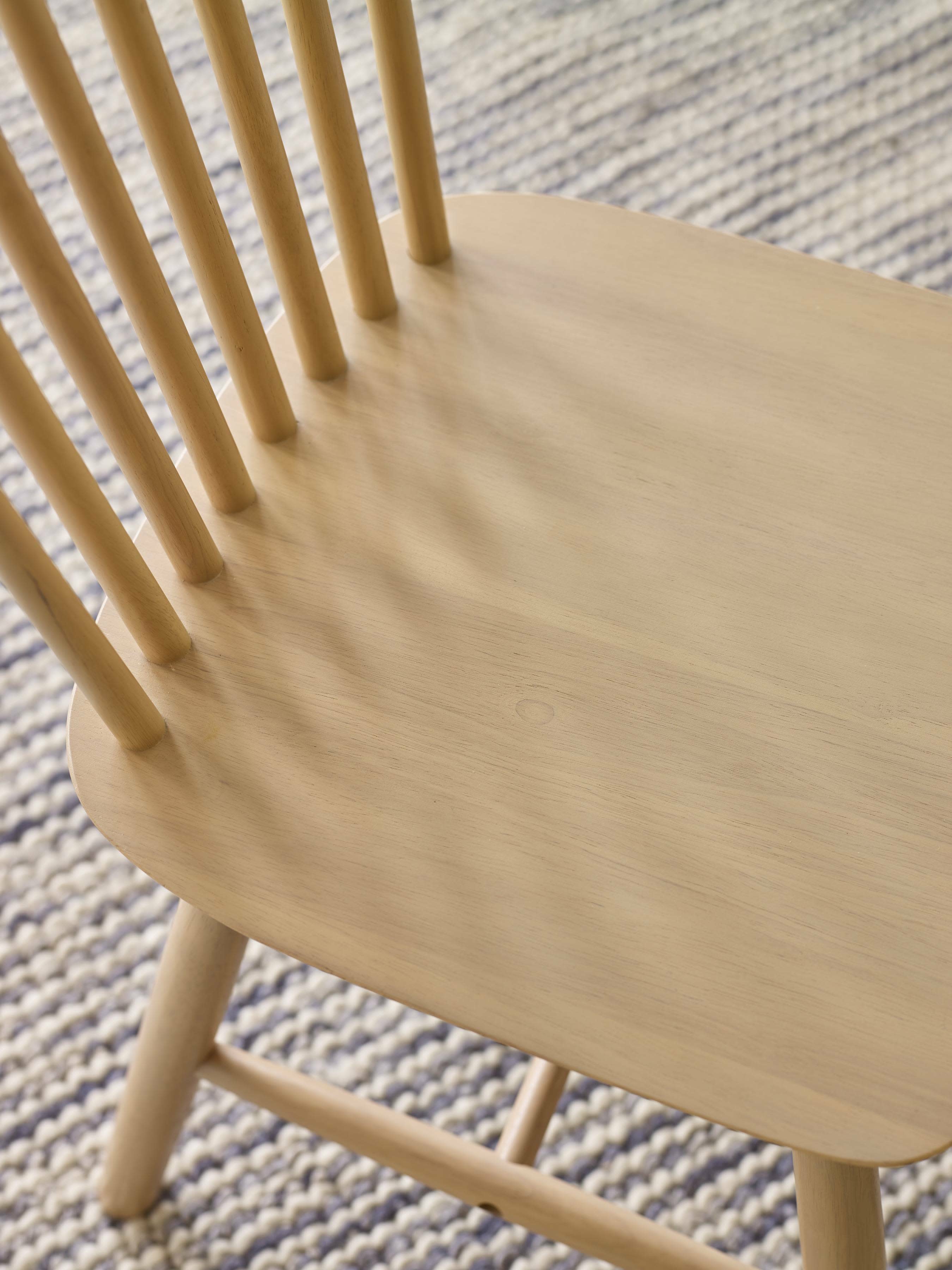 Kaito Rectangular Oak Curved Leg Dining Table Set with 4 Sakura Fan Back Chairs – Light Oak Effect
