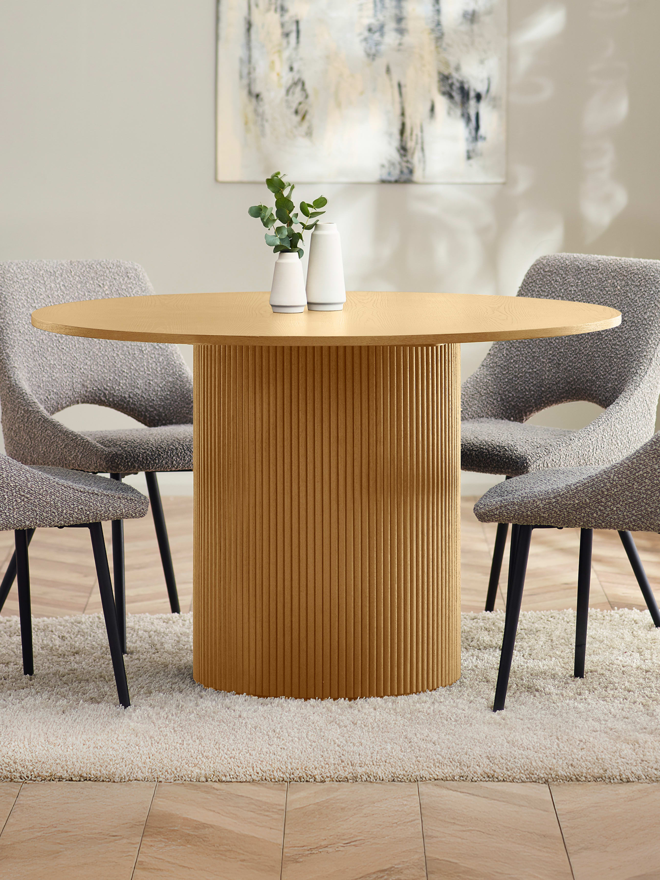 Louis Light Oak Fluted Round Dining Table – Light Oak Effect