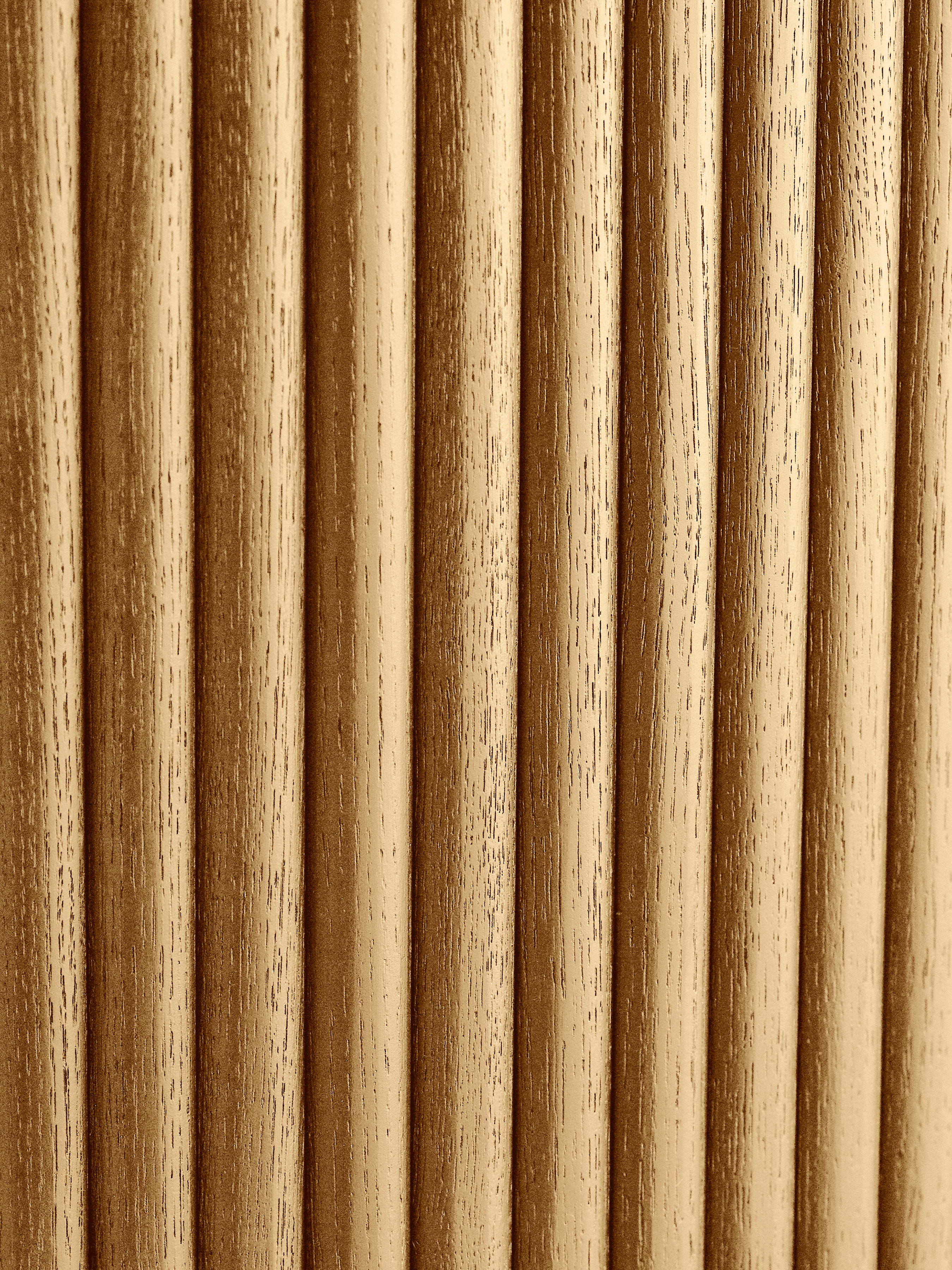 Louis Light Oak Fluted Round Dining Table – Light Oak Effect