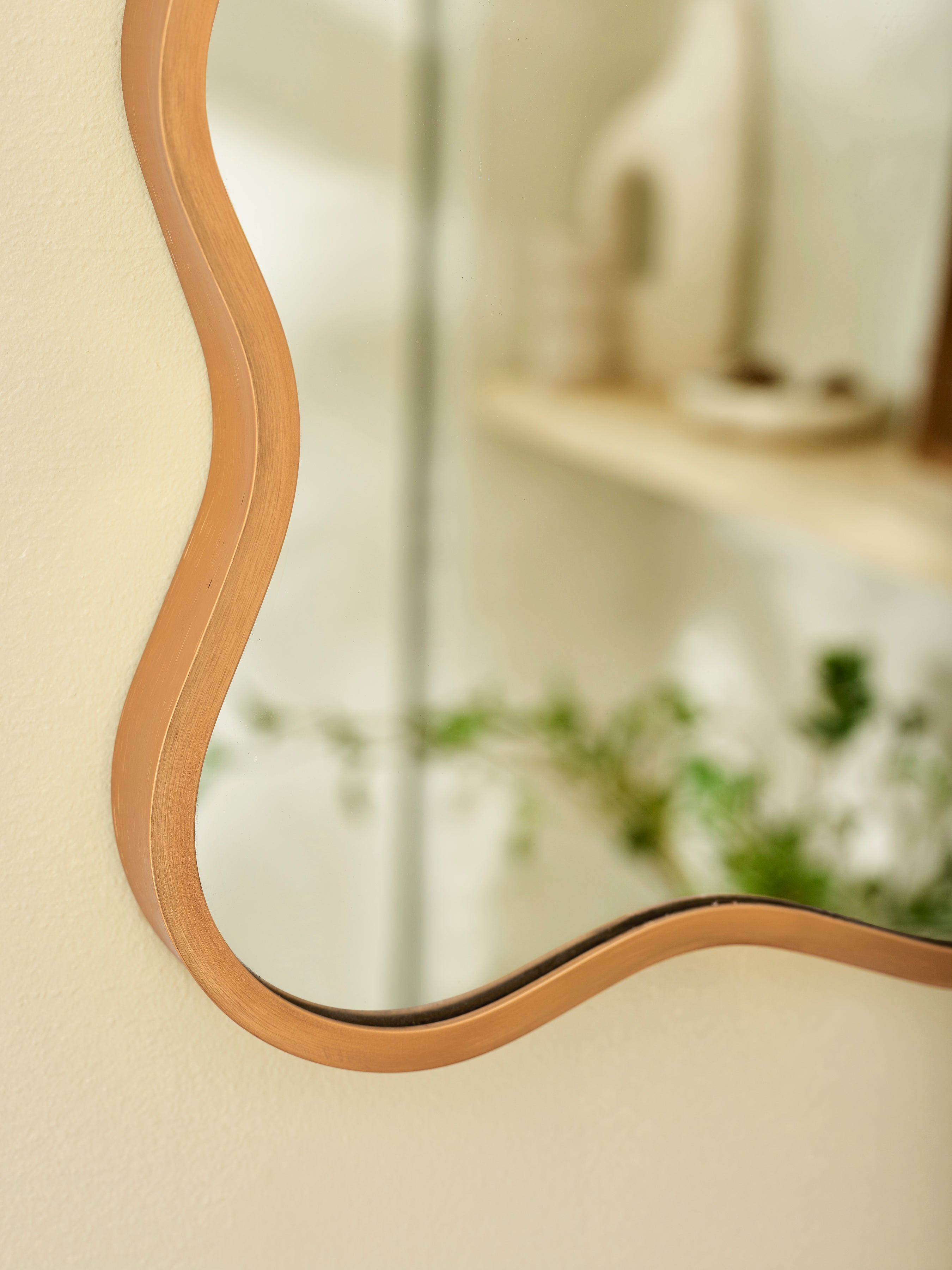 Stevie Wavy Edge Wall Mirror – Gold