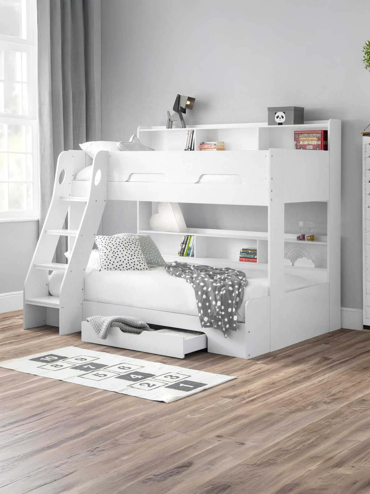 Orion Triple Sleeper White