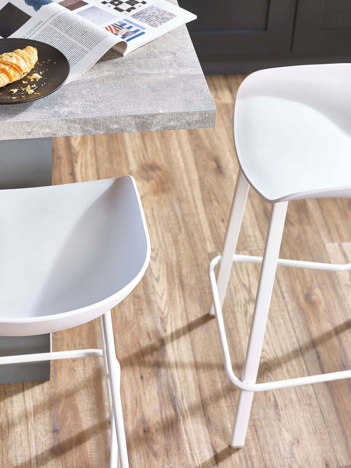 Renzo Bar Stool White (Set Of 2)