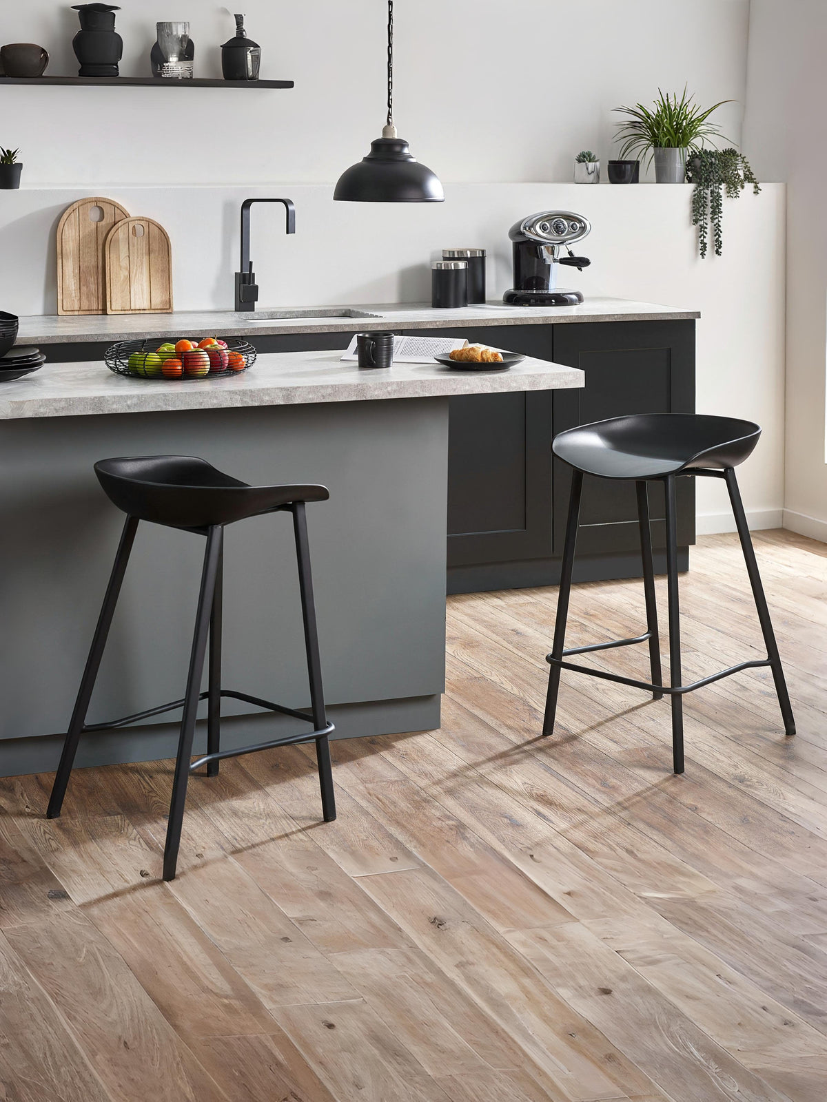 Renzo Bar Stool Black (Set of 2)
