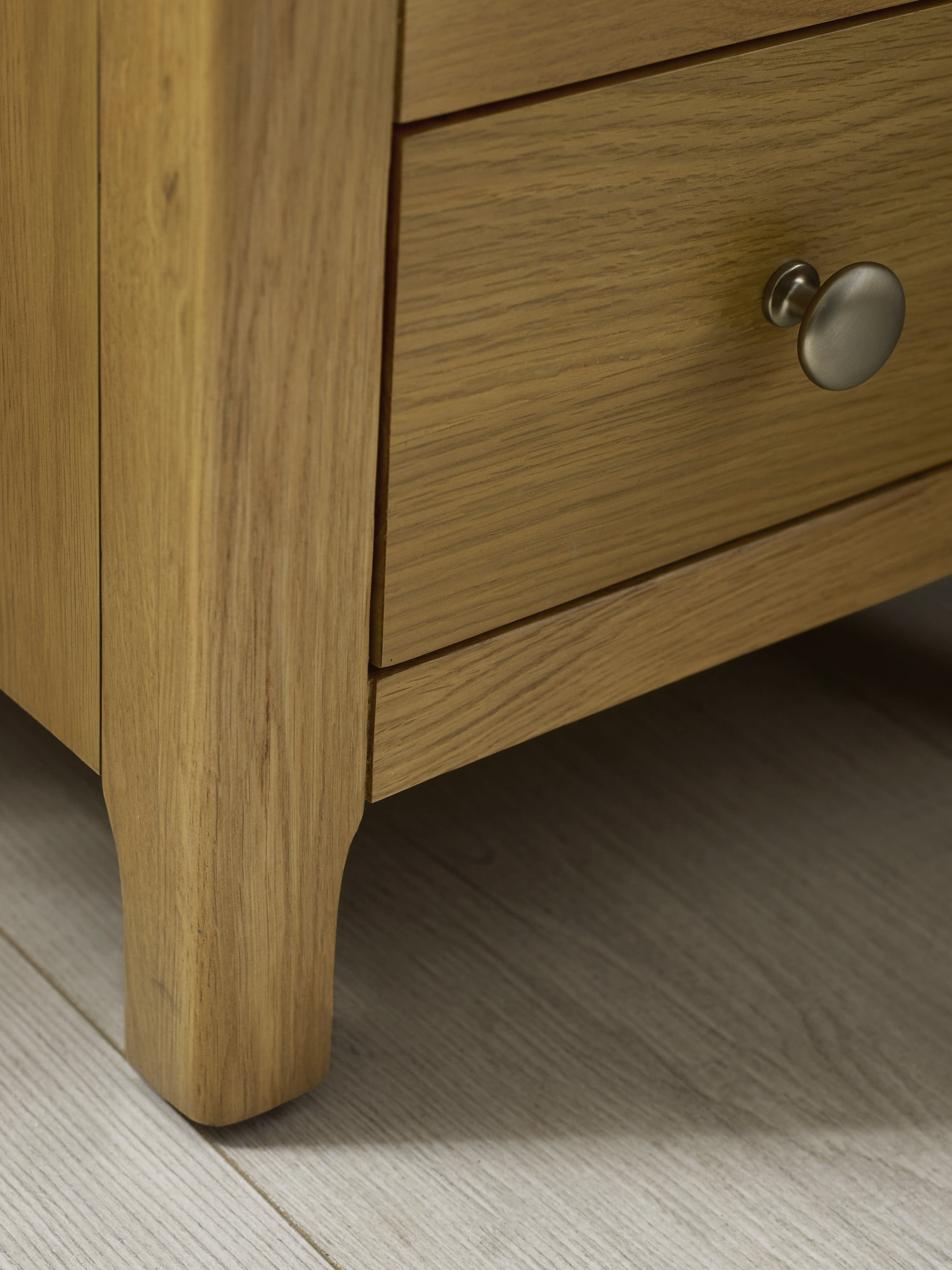 Somerset Oak Compact 3 Drawer Bedside Table – Light Oak