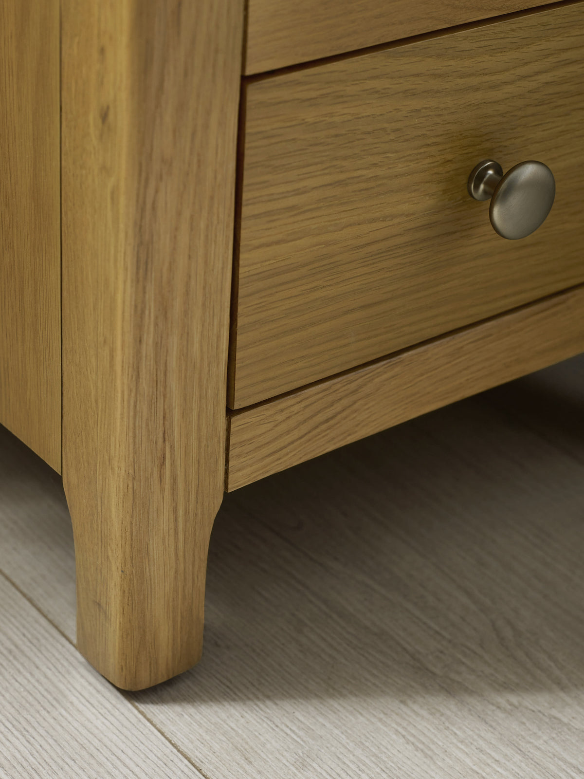 Somerset Oak Compact 3 Drawer Bedside Table – Light Oak