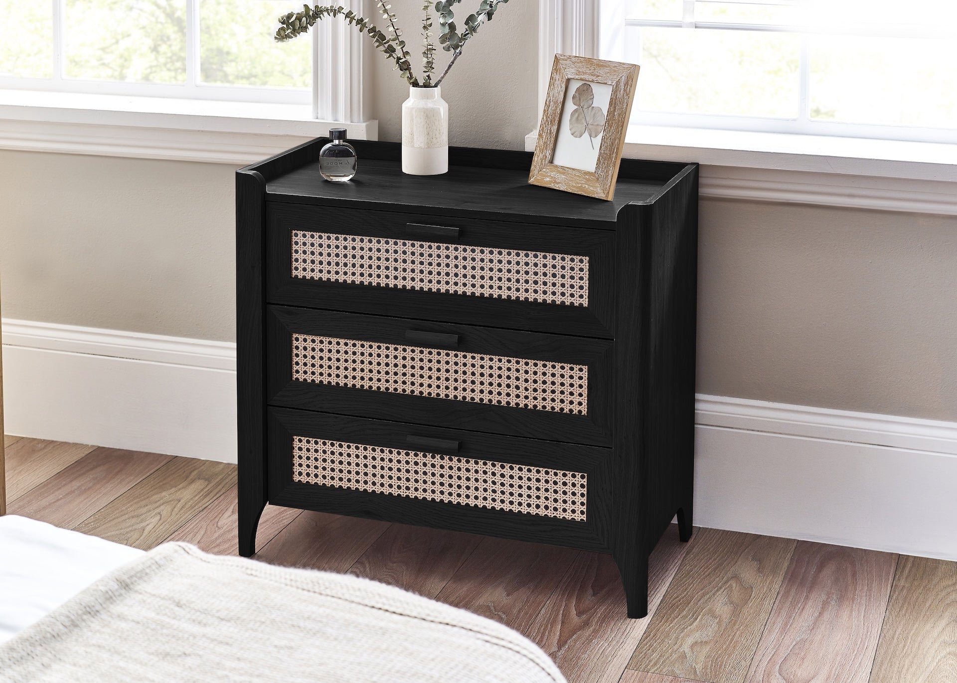 Sydney 3 Drawer Chest - Black Ash – Julian Bowen, view 2