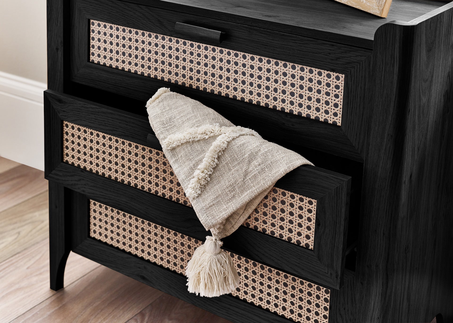 Sydney 3 Drawer Chest - Black Ash – Julian Bowen, view 11