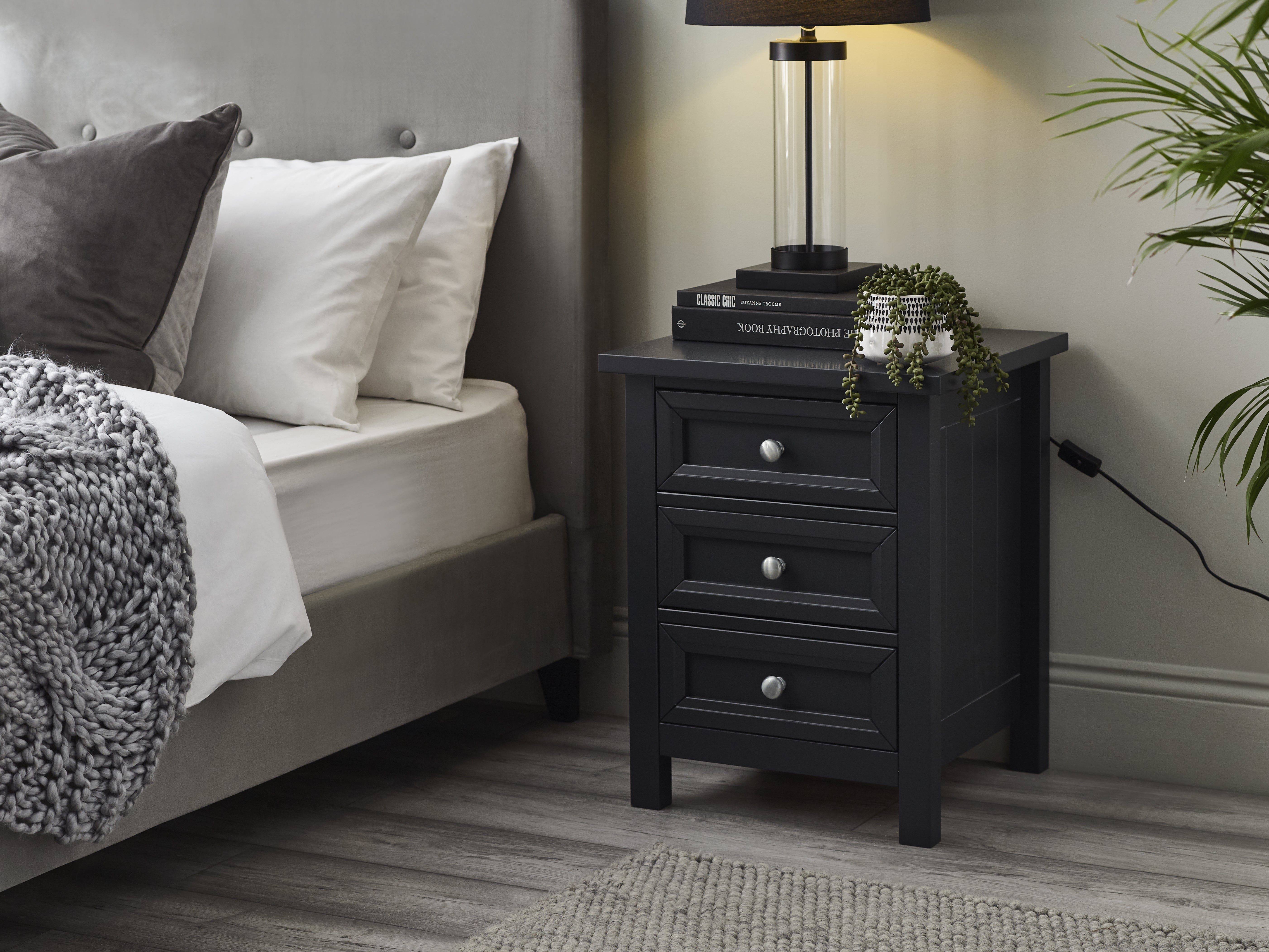 Maine 3 Drawer Bedside - Anthracite – Julian Bowen, view 2