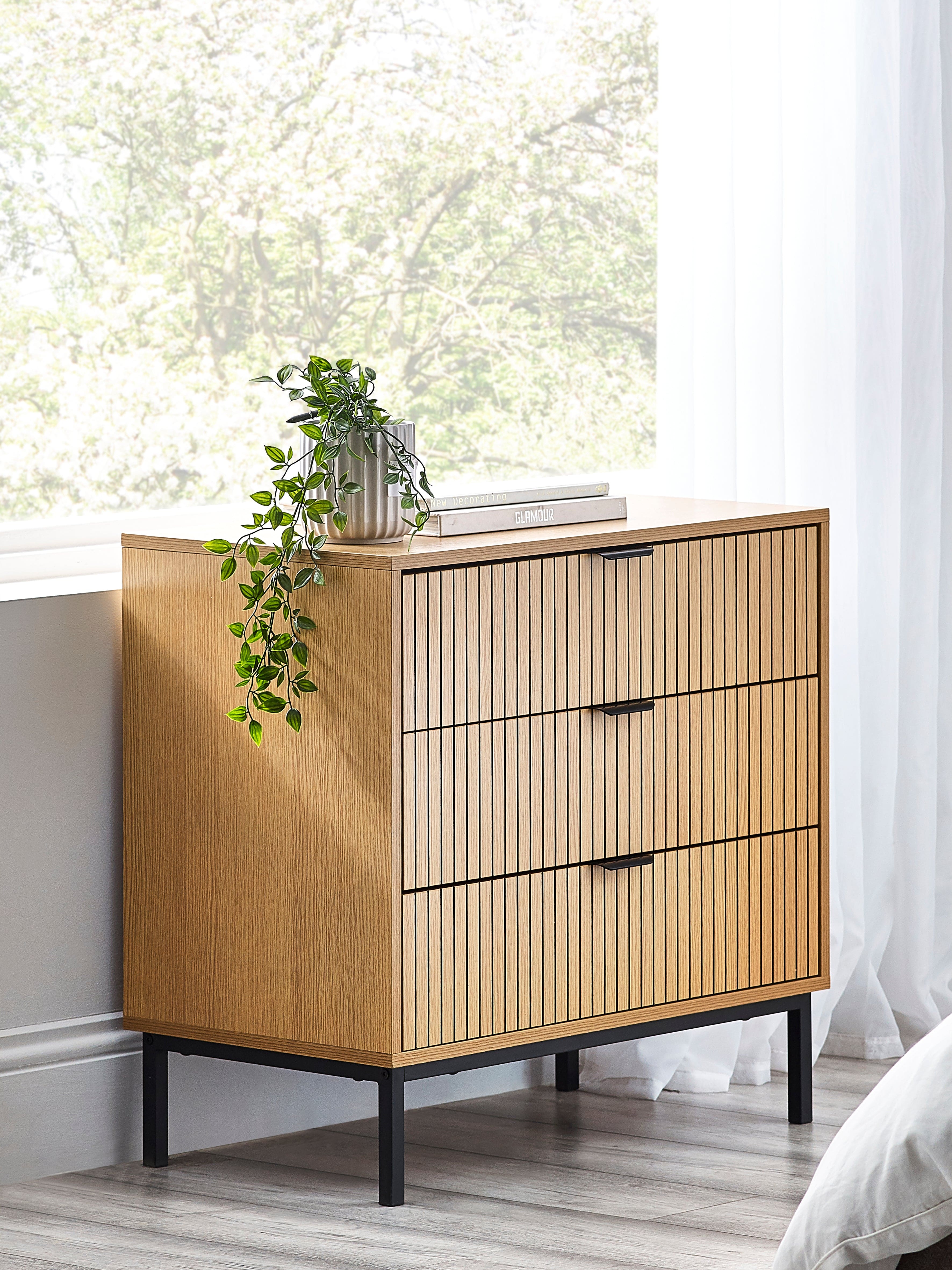 Sia 3 Drawer Chest – Julian Bowen, view 2