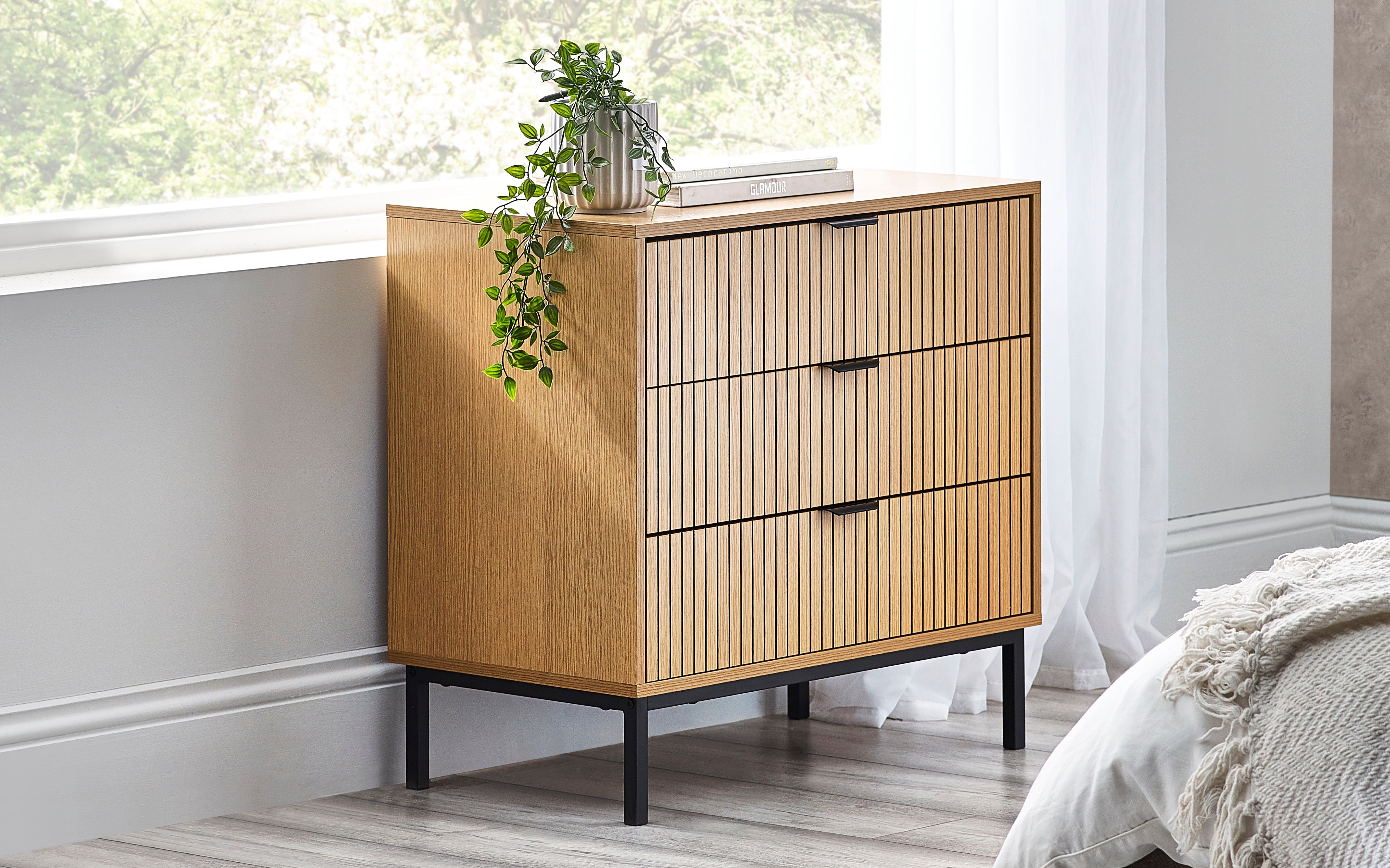 Sia 3 Drawer Chest – Julian Bowen, view 3