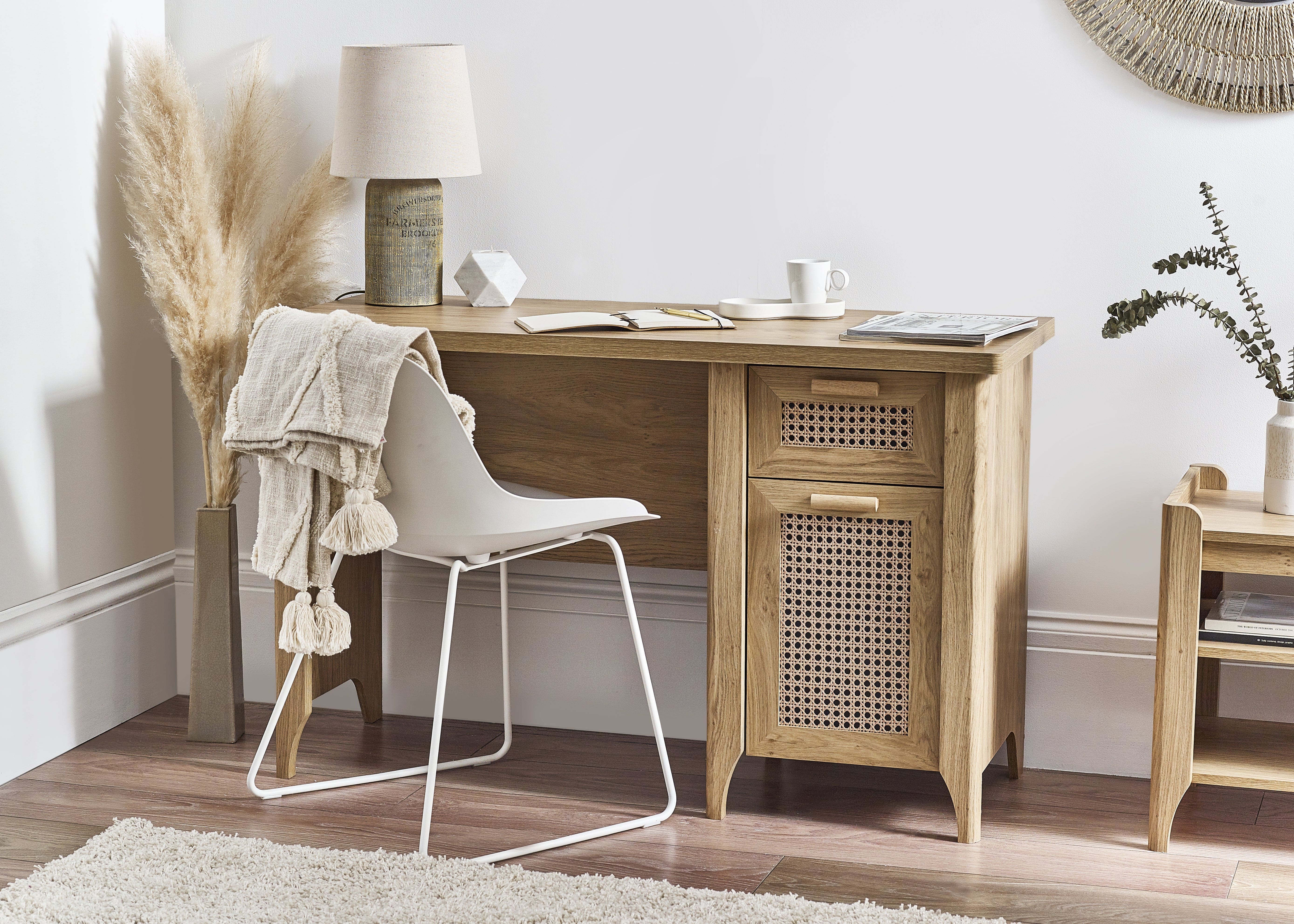 Sydney Desk – Julian Bowen, view 8