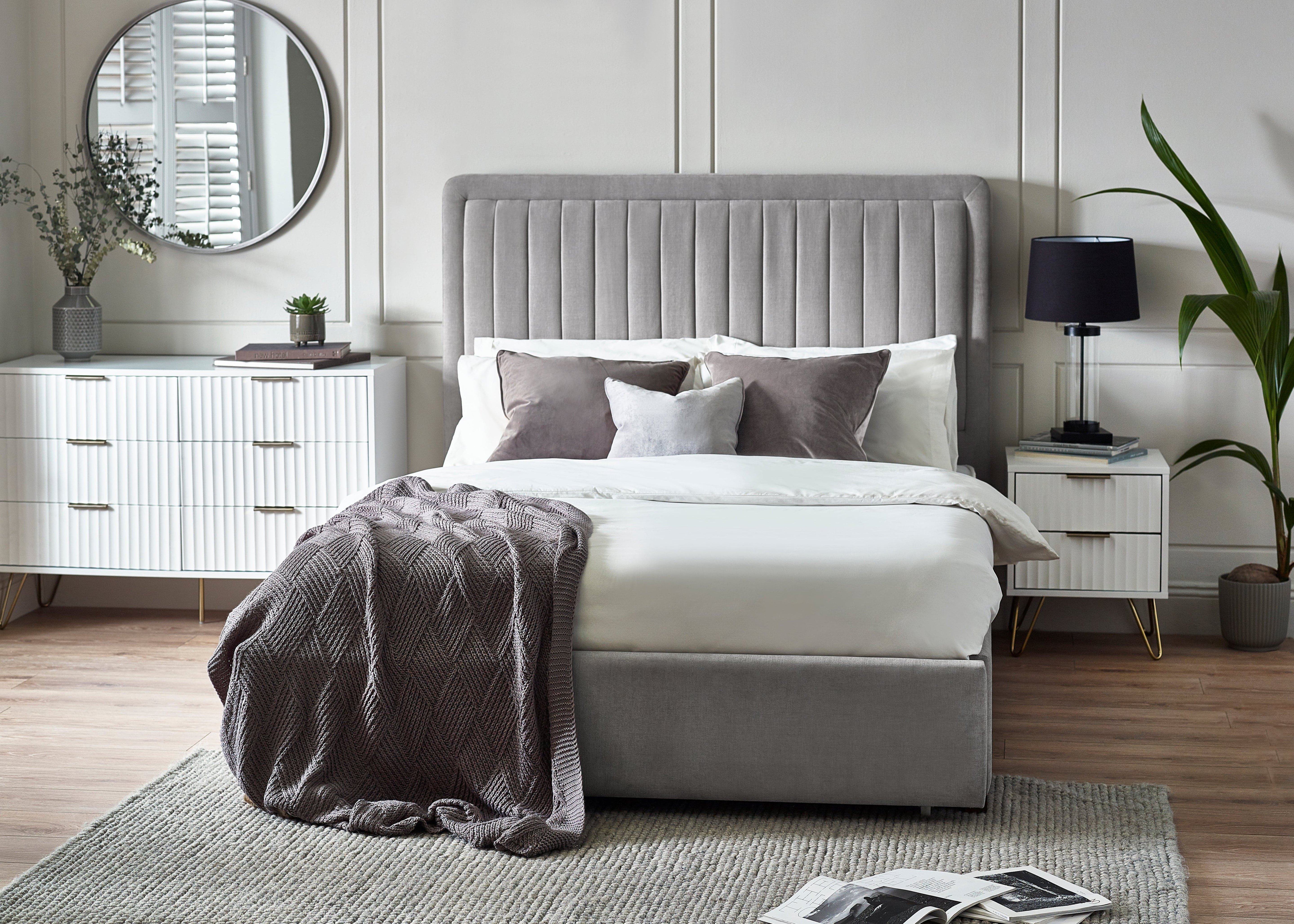 Savannah Bed – Julian Bowen, view 4