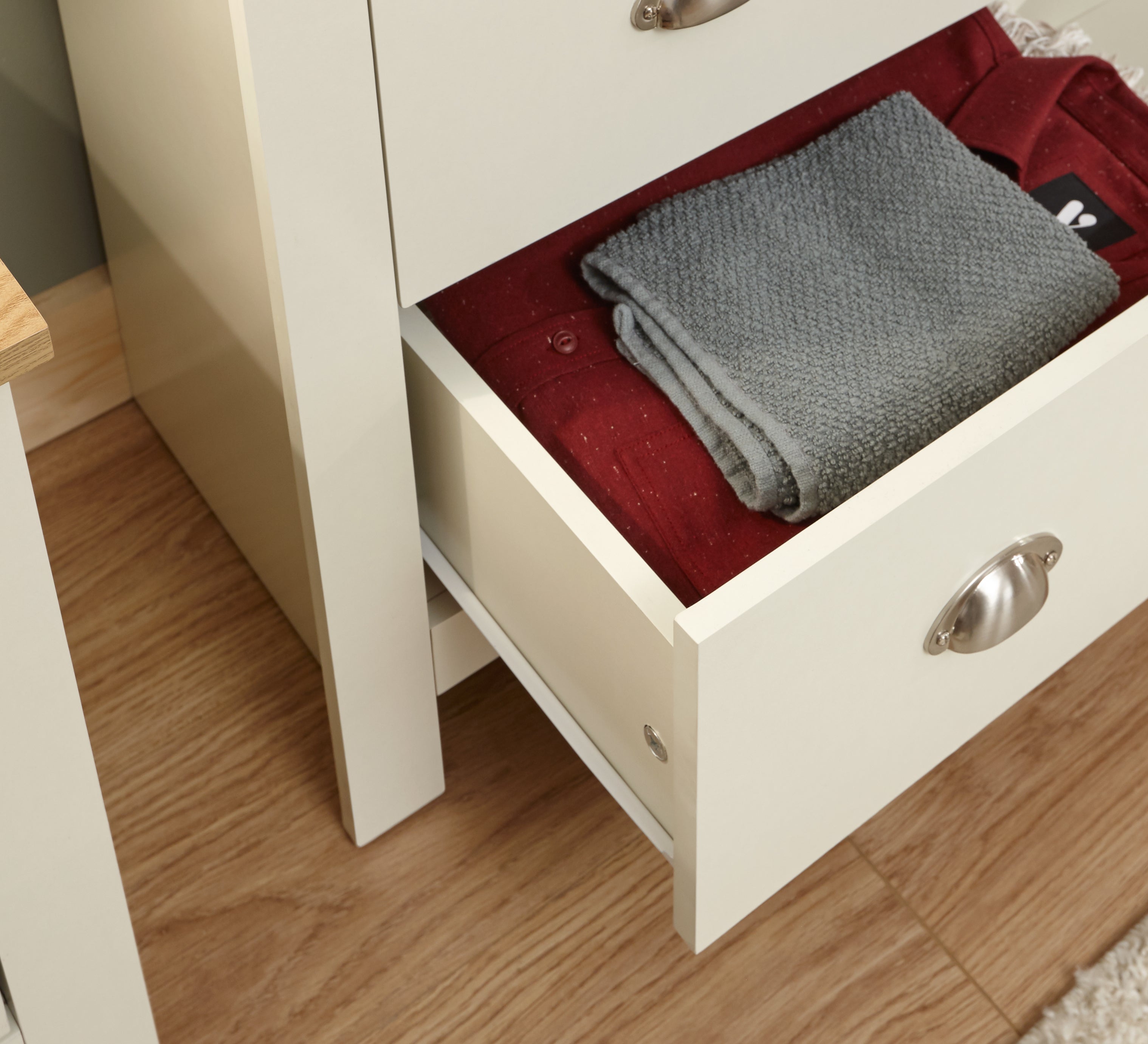 Lancaster 2+2 Drawer Chest Cream – GFW, view 8