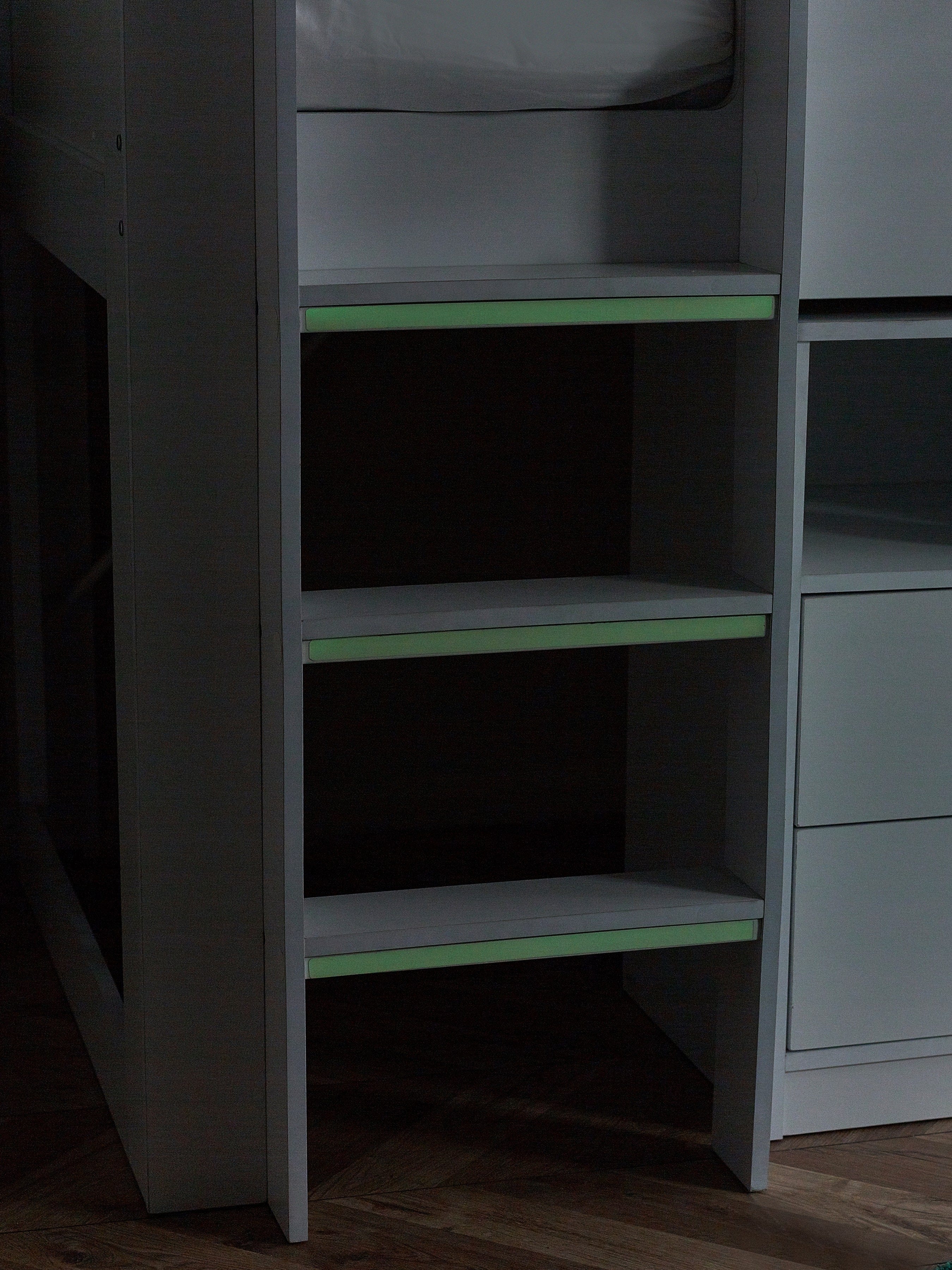 Otis Midsleeper - All White – Julian Bowen, view 11