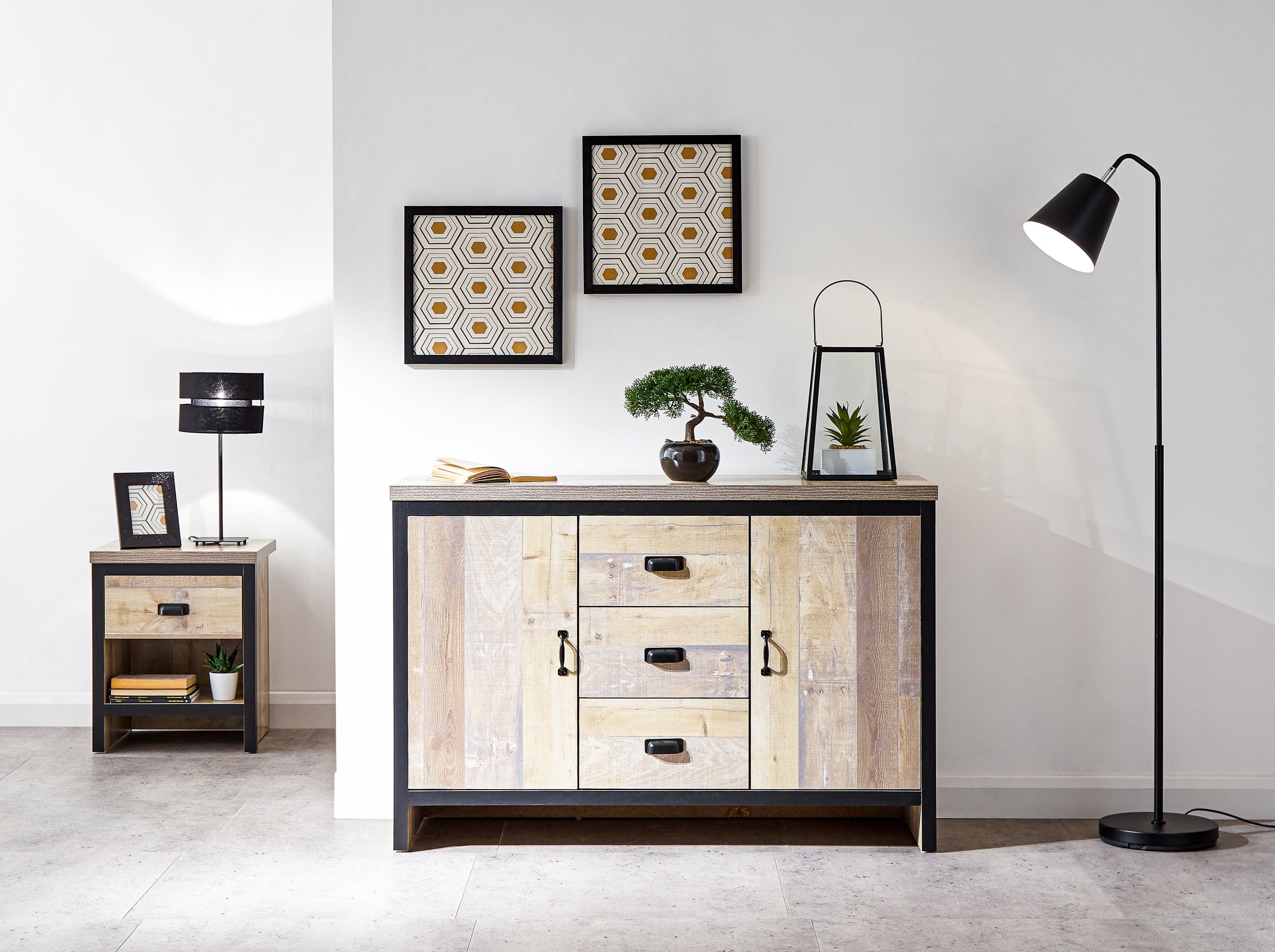 GFW Sideboard Boston 2 Door 3 Drawer Sideboard Oak Bed Kings