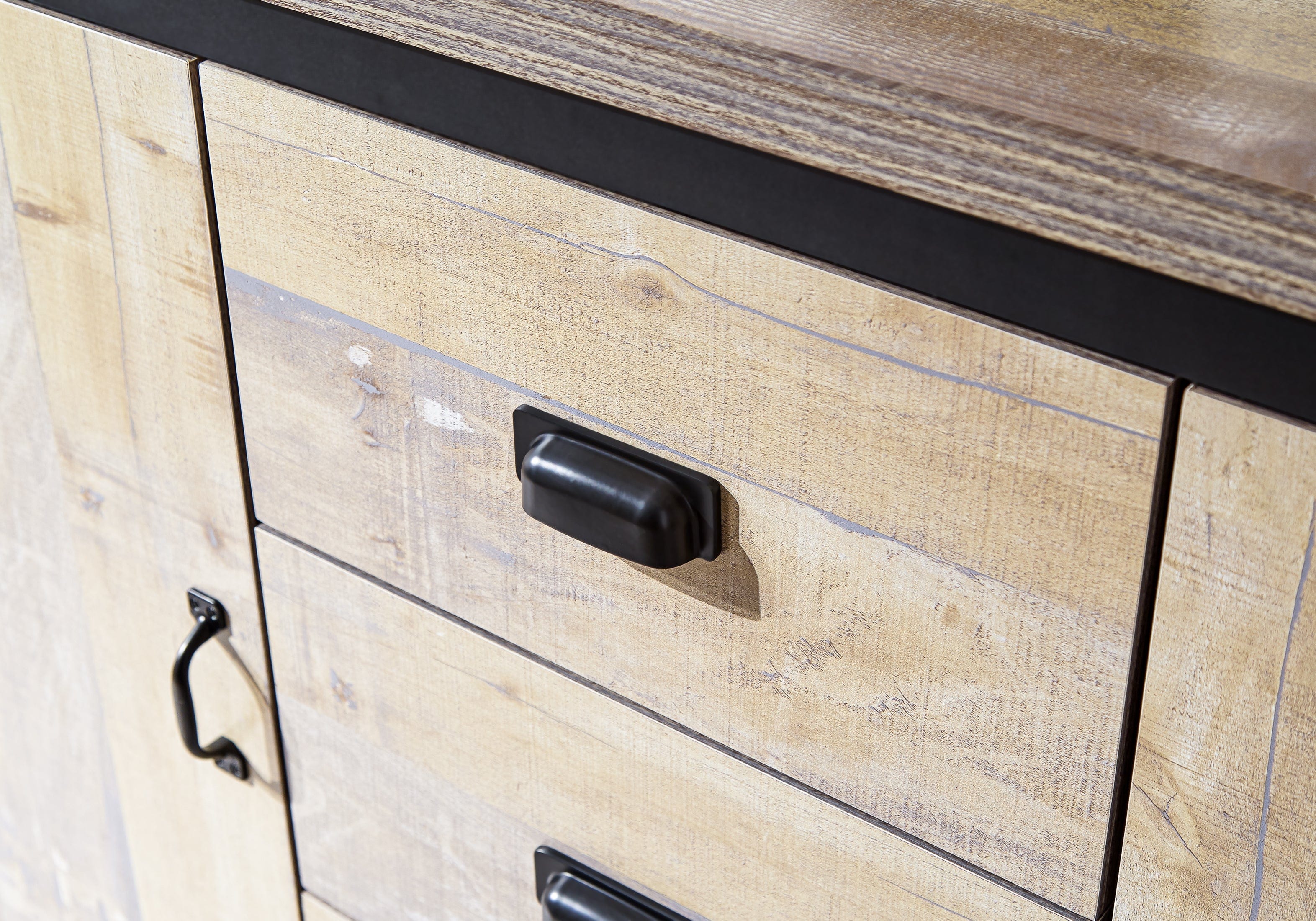 GFW Sideboard Boston 2 Door 3 Drawer Sideboard Oak Bed Kings