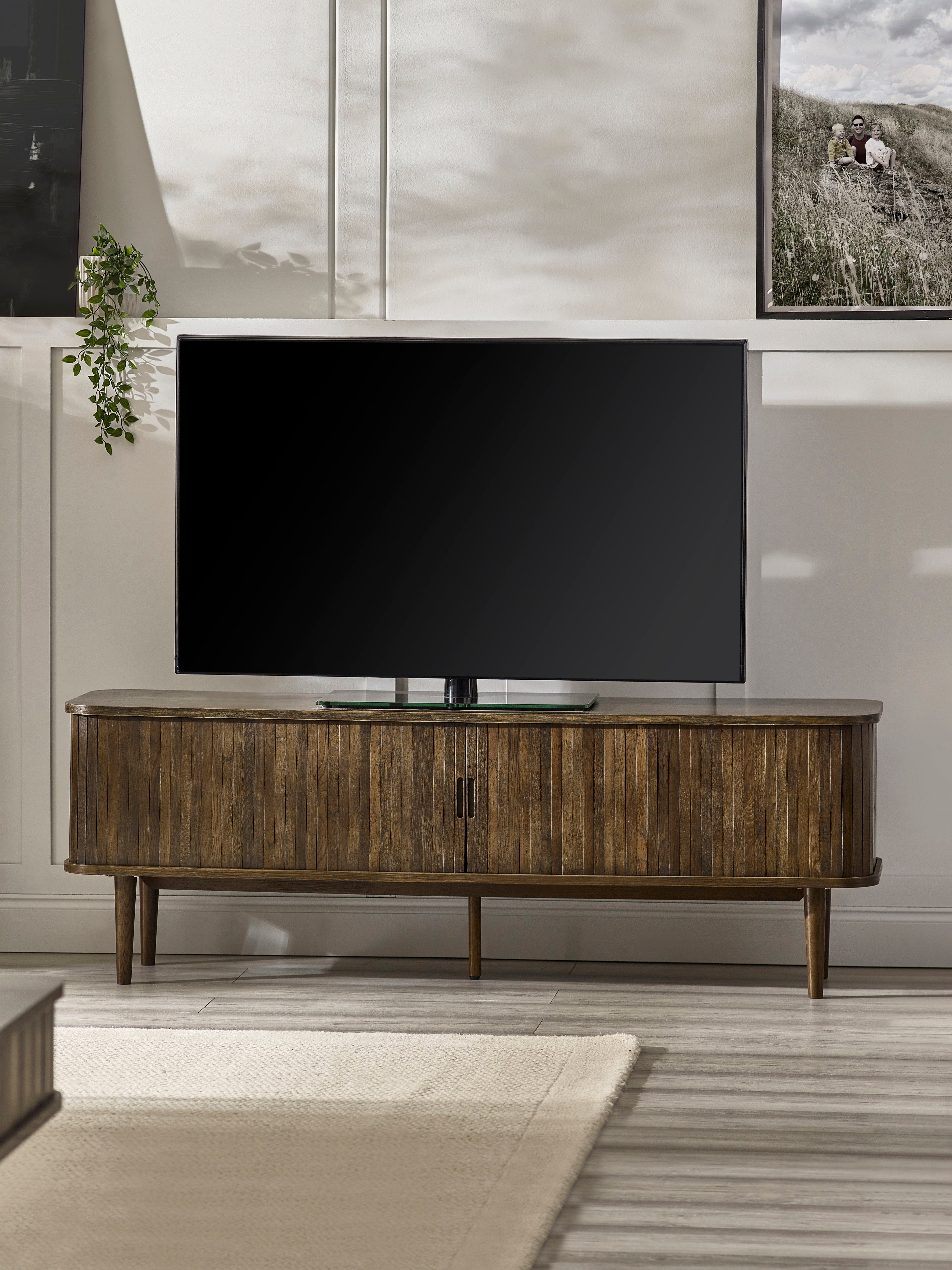 Arya Media Unit – Julian Bowen, view 2