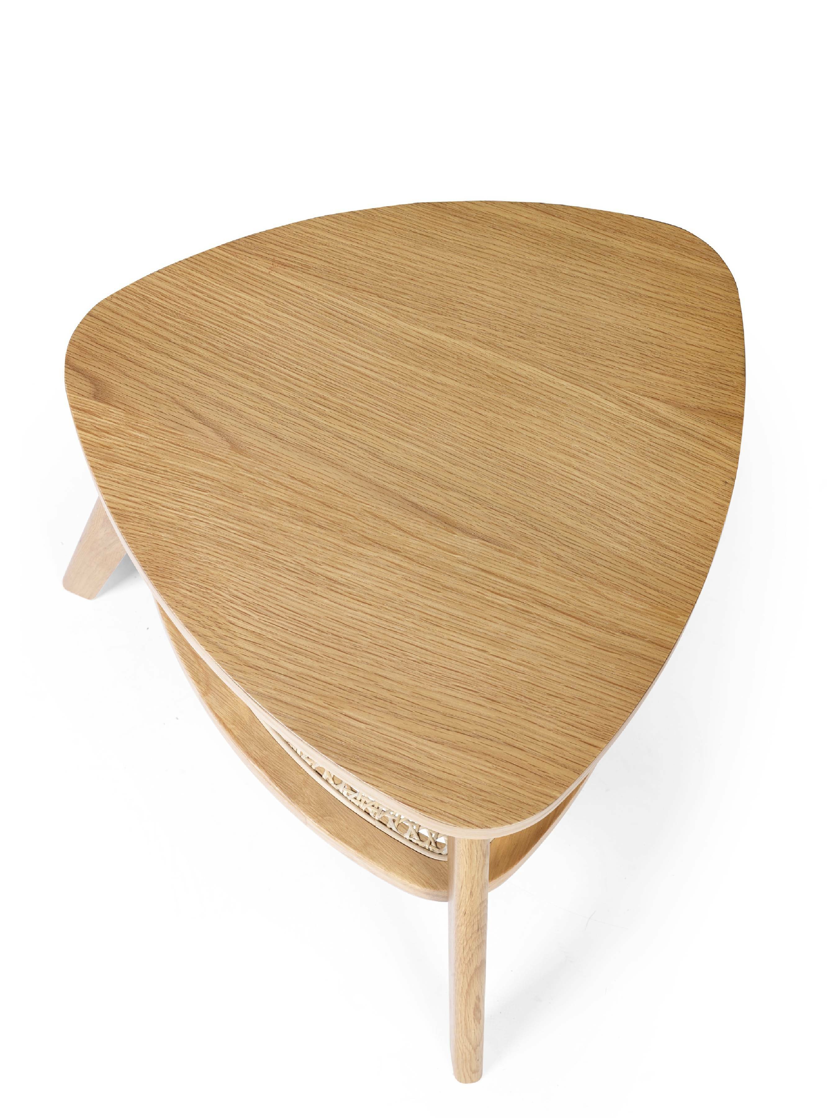 Vera Oak Triangular Side Table with Shelf – Julian Bowen, view 7