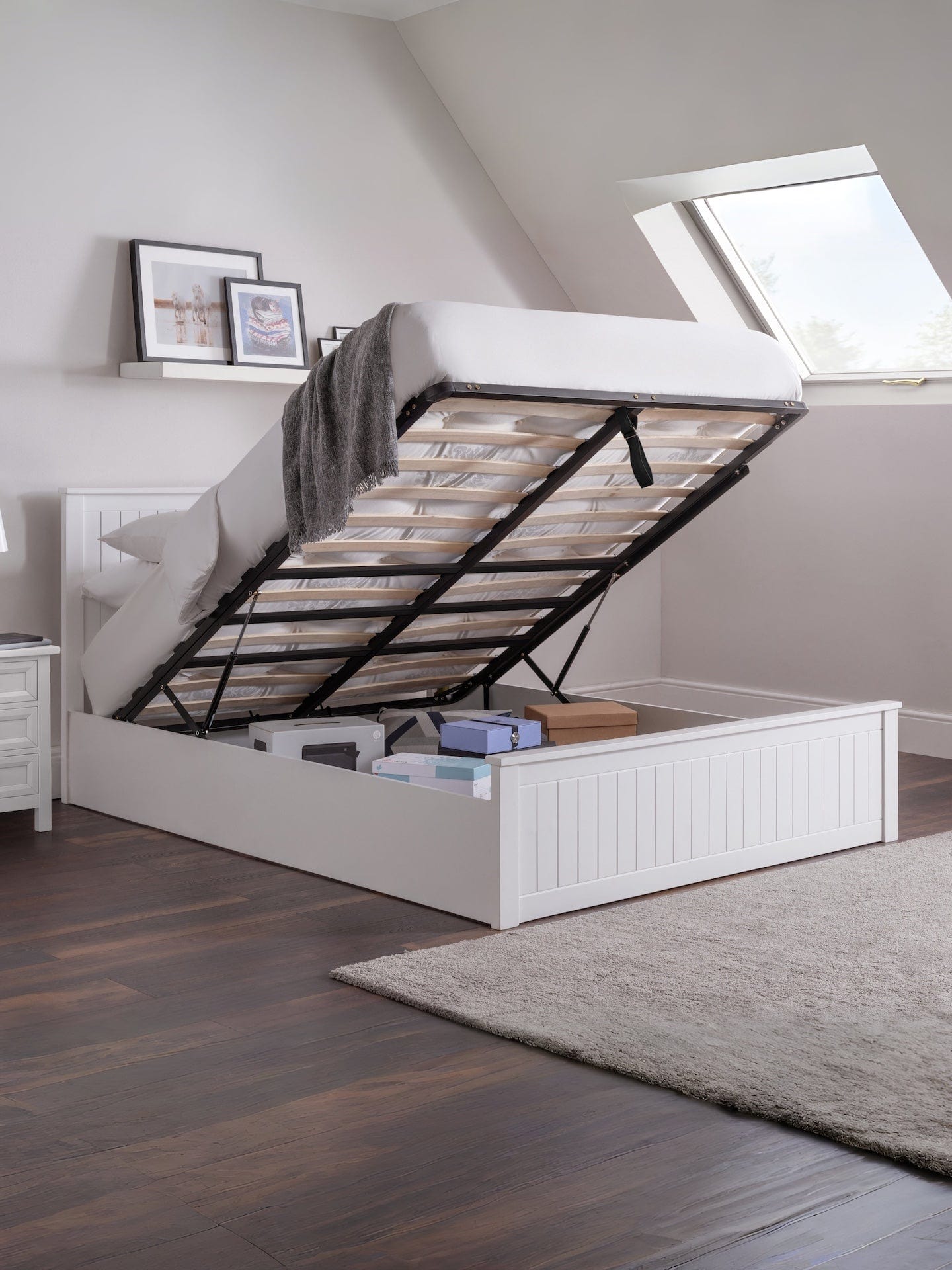 Maine Ottoman Bed - Surf White – Julian Bowen, view 5