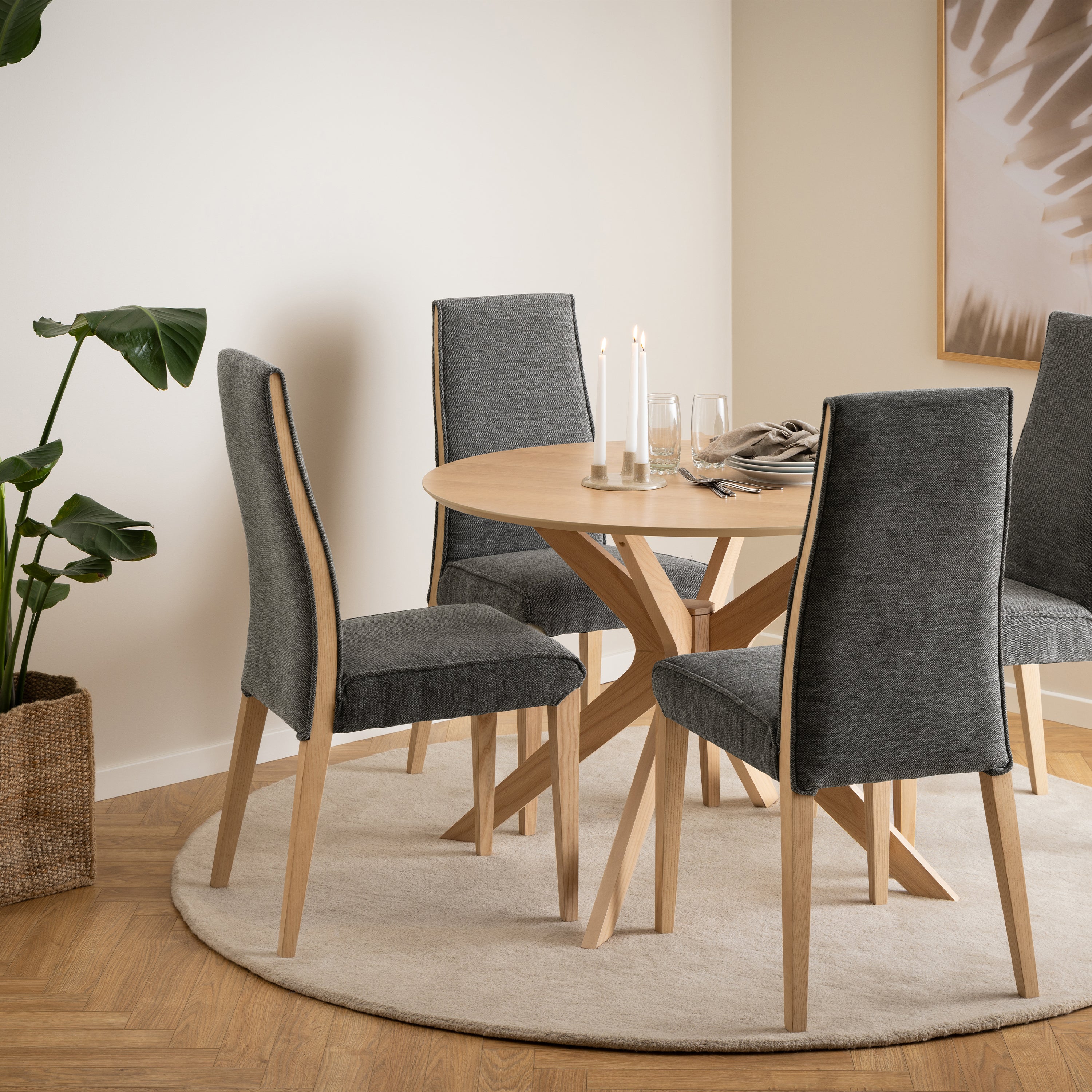 I_Duncan Round Dining Table in White Oak – FTG, view 6