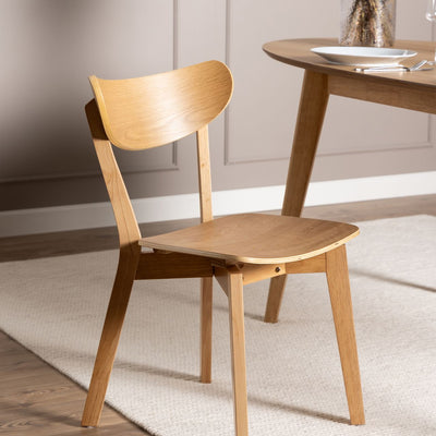 Ibiza Round Beige Dining Table with 4 Roxby Dining Chairs in Oak
