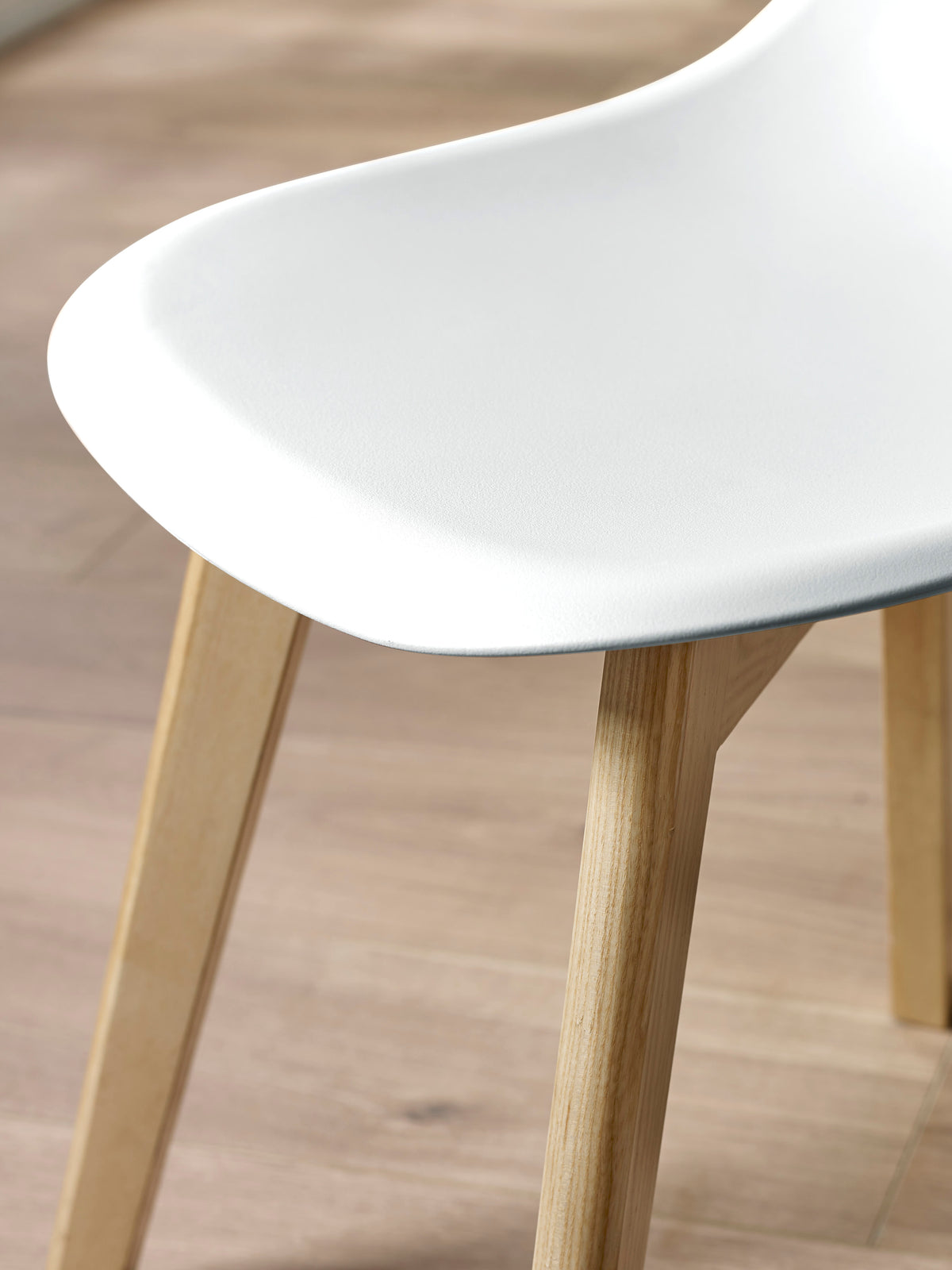 Set of 2 Agatha White Plastic Dining Chairs with Wooden Legs