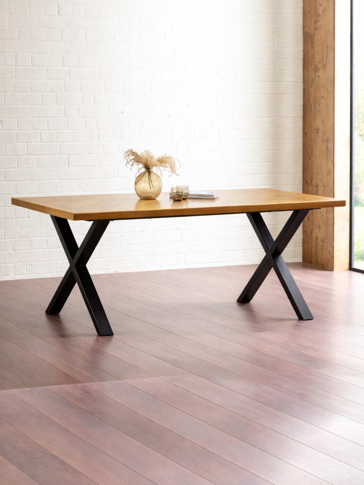 Aron Dining Table