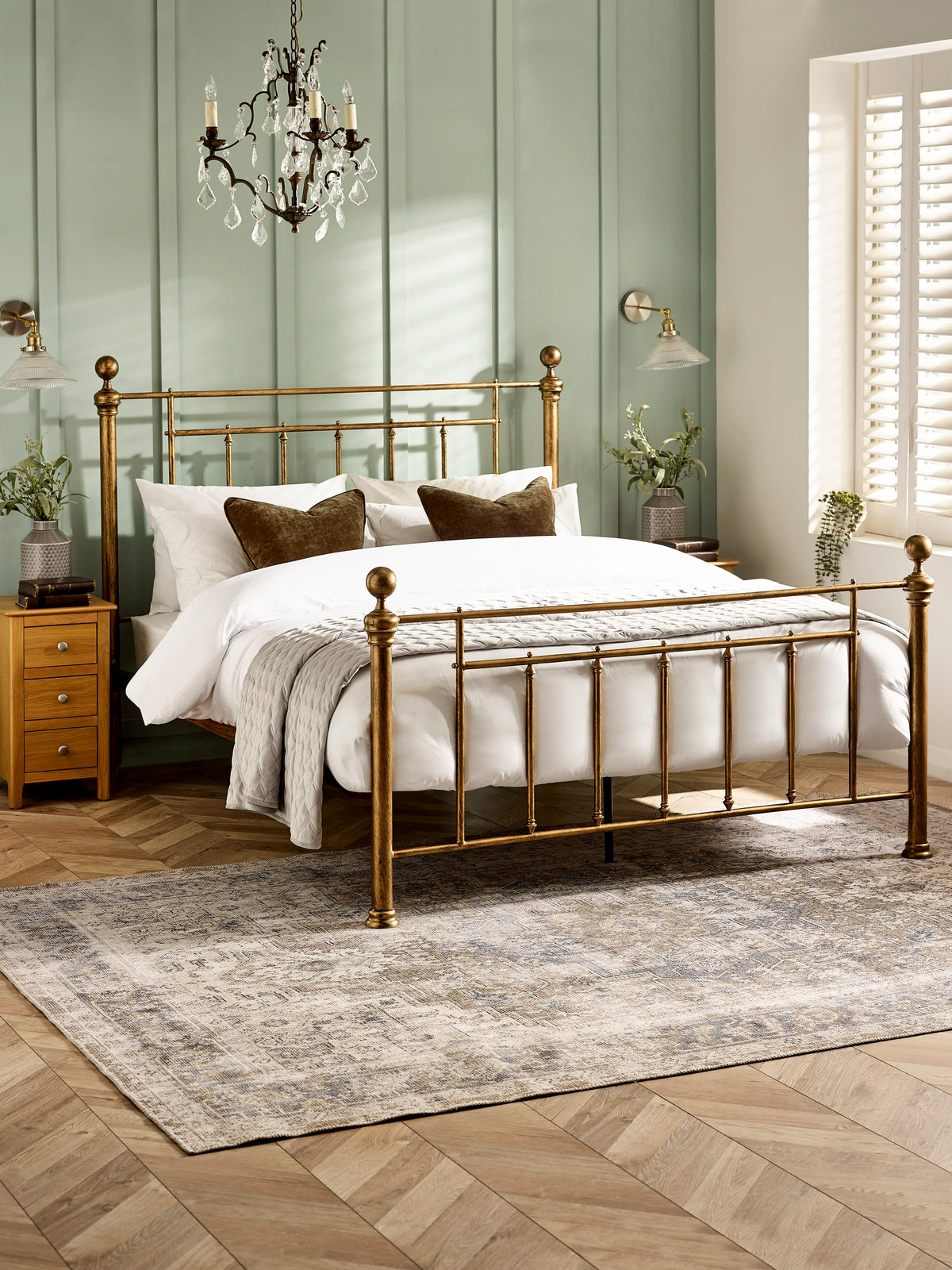 Aurealia Brass Effect Metal Bed