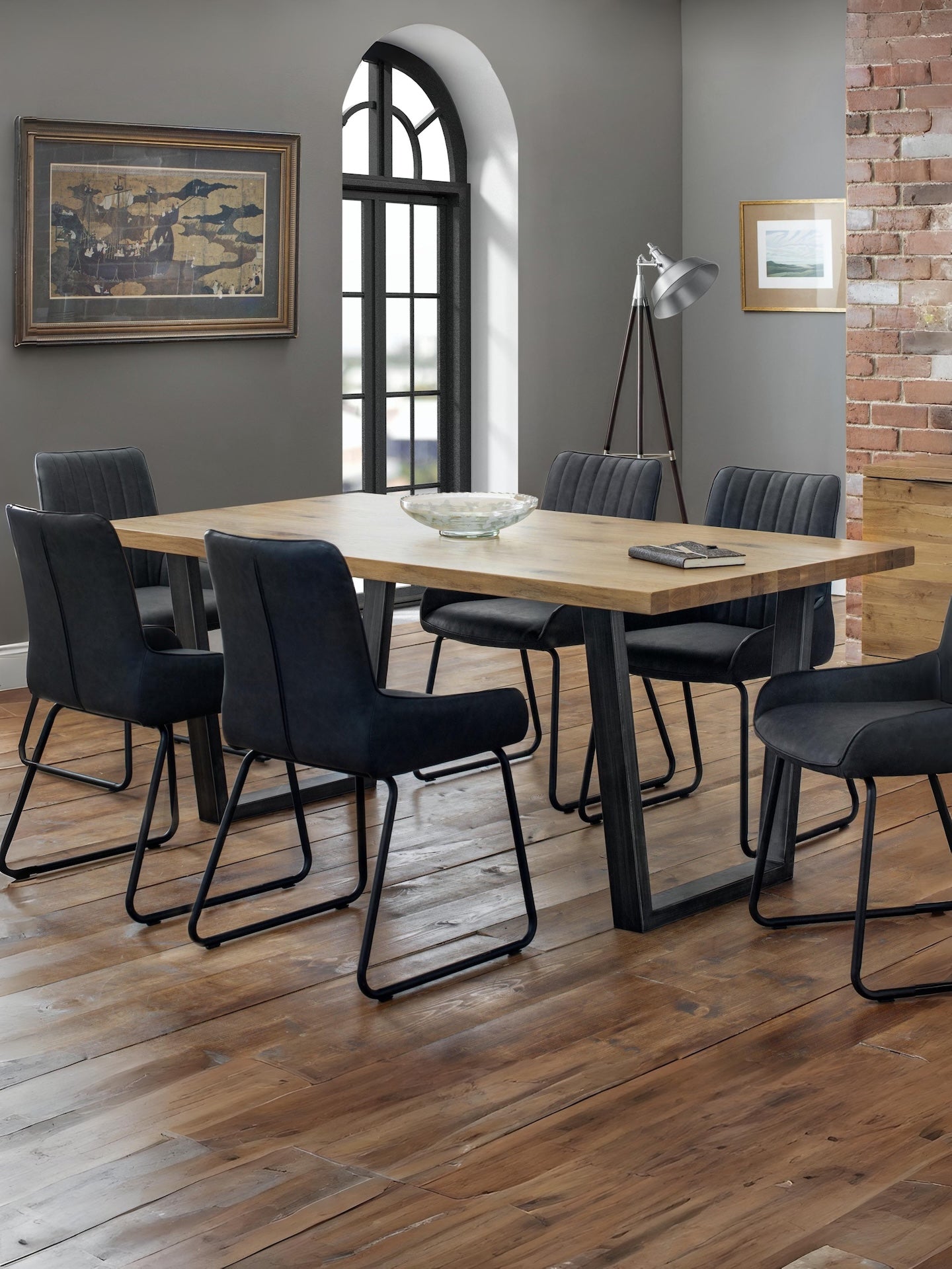 Brooklyn Dining Table - Oak – Julian Bowen, view 2