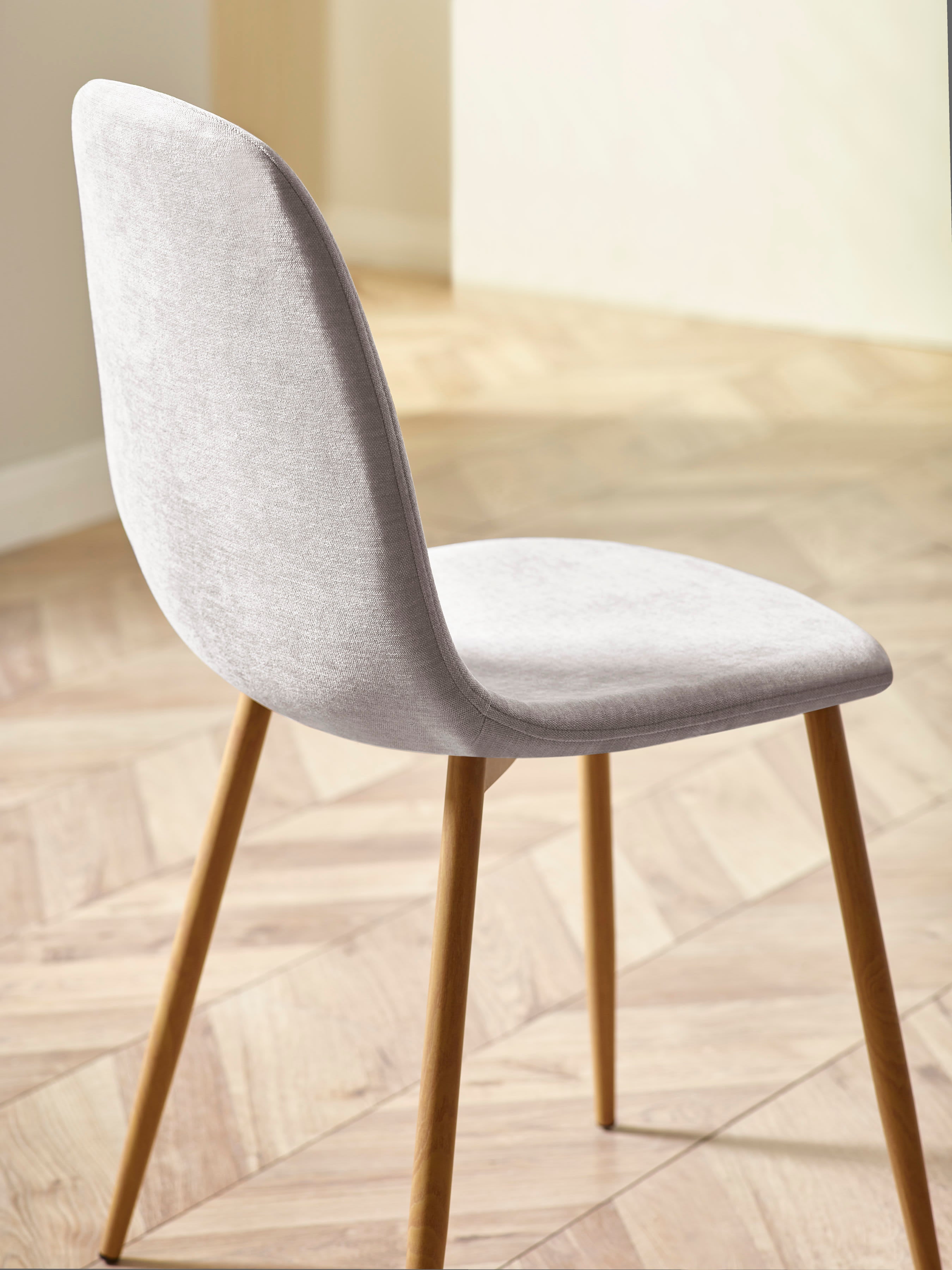 Cellini Round Oak Effect Dining Table Set with 4 Lottie Beige Chenille Upholstered Dining Chairs – Natural Oak Effect