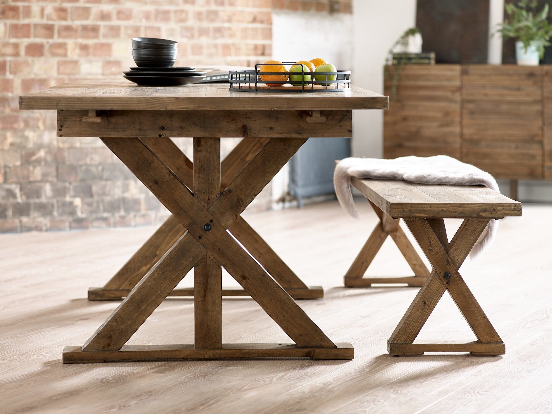 Chatsworth Extending Table – Julian Bowen, view 7